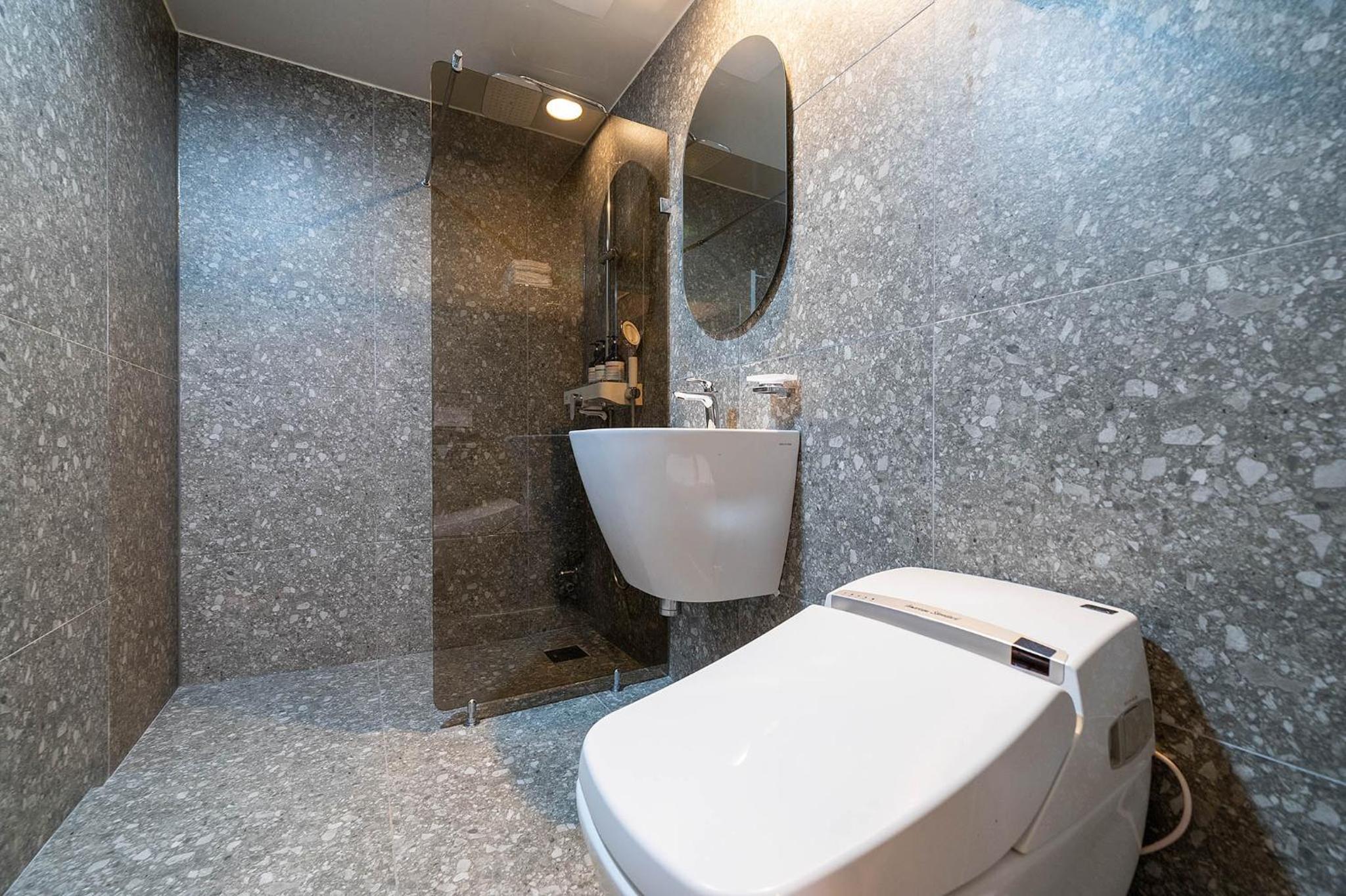 Premium Double Room - Photo 6