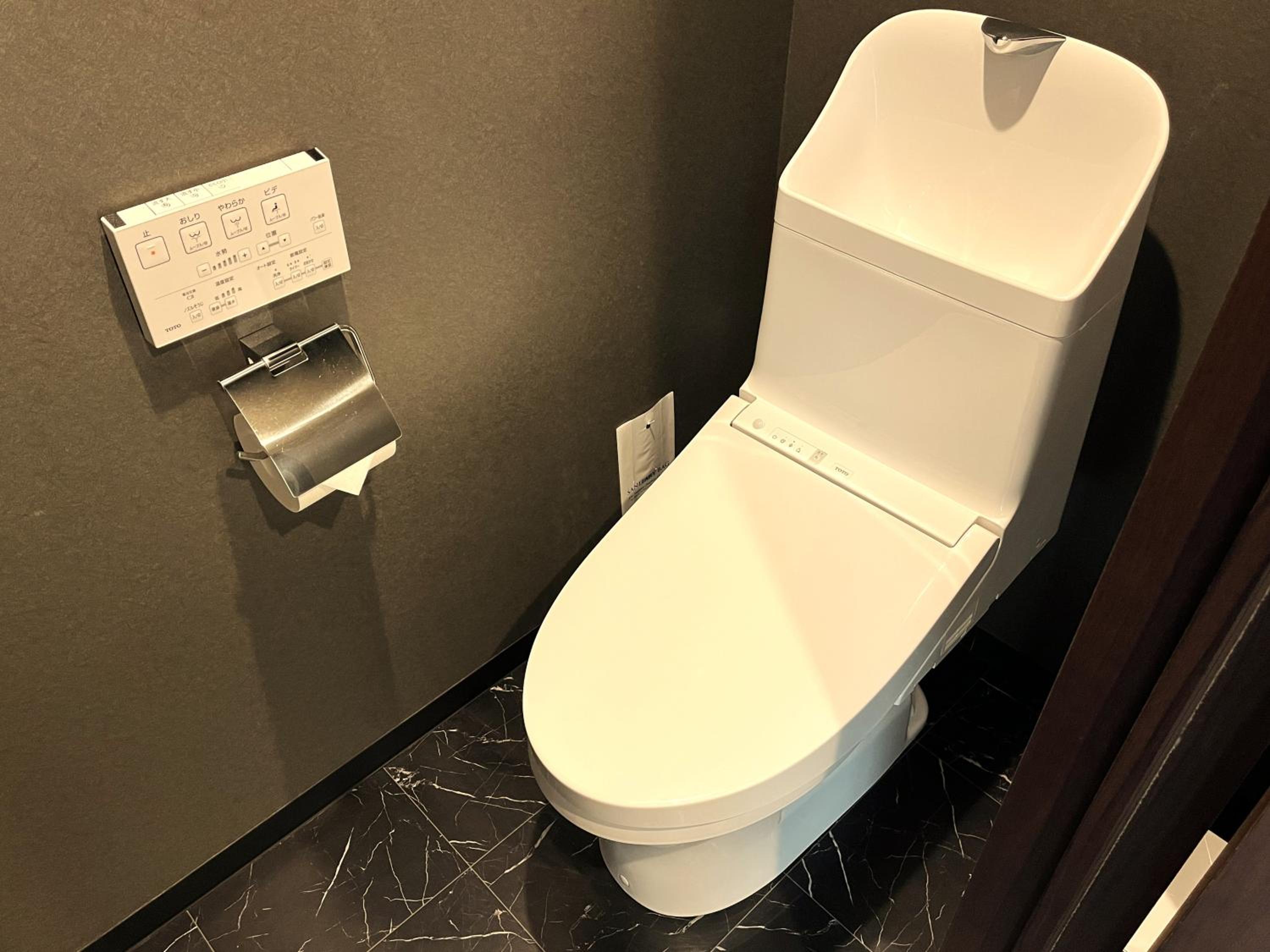 Tent with Shower and Toilet - Photo 8