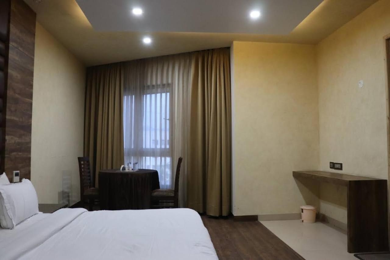 Budget Double Room photo 3
