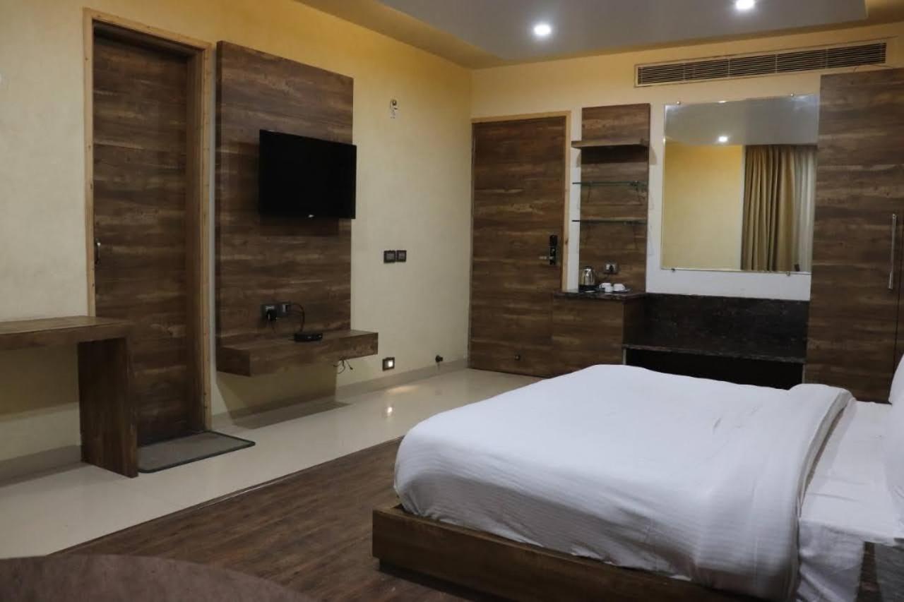 Budget Double Room photo 2