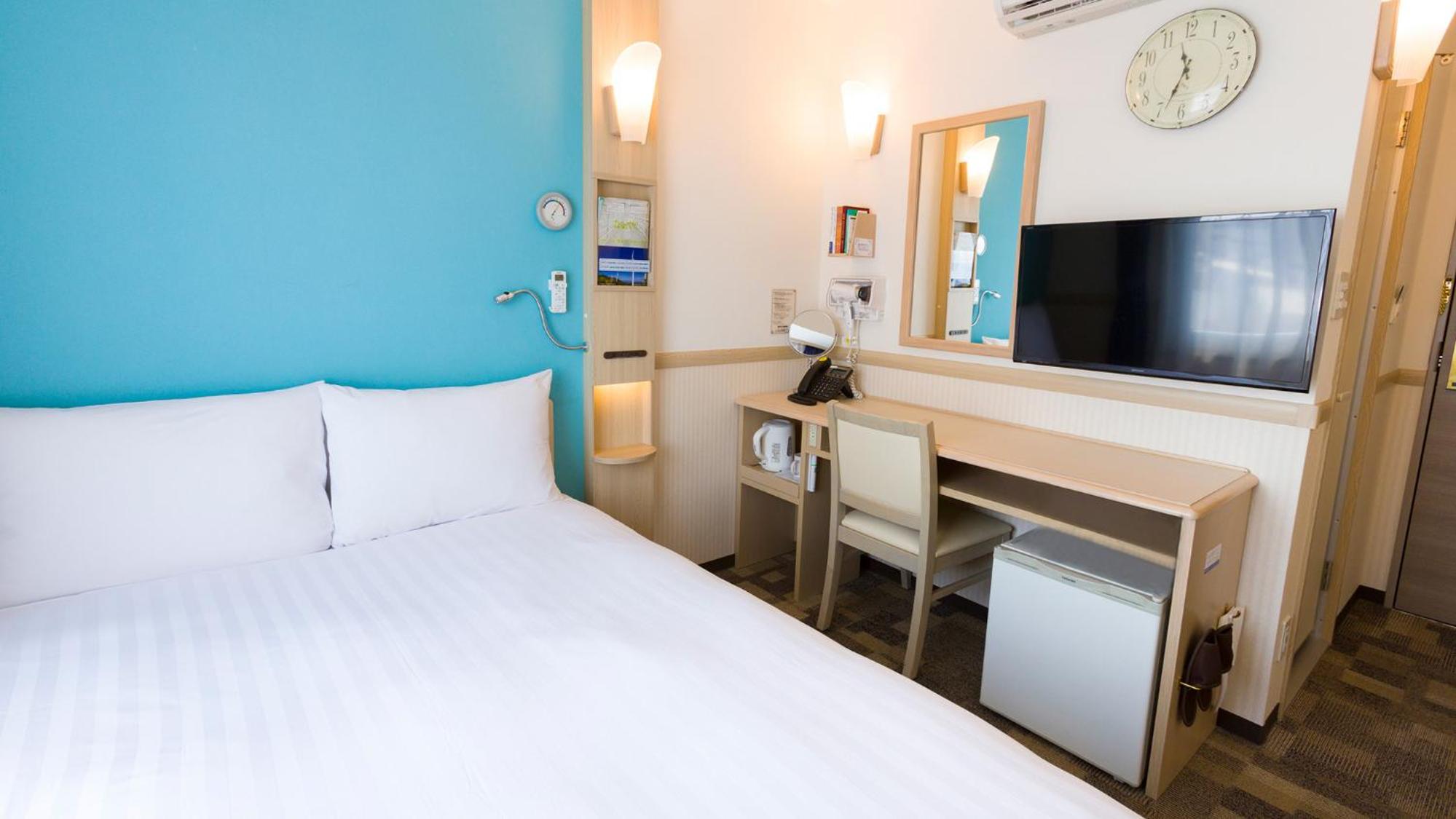 Double Room - Non-Smoking - Photo 12