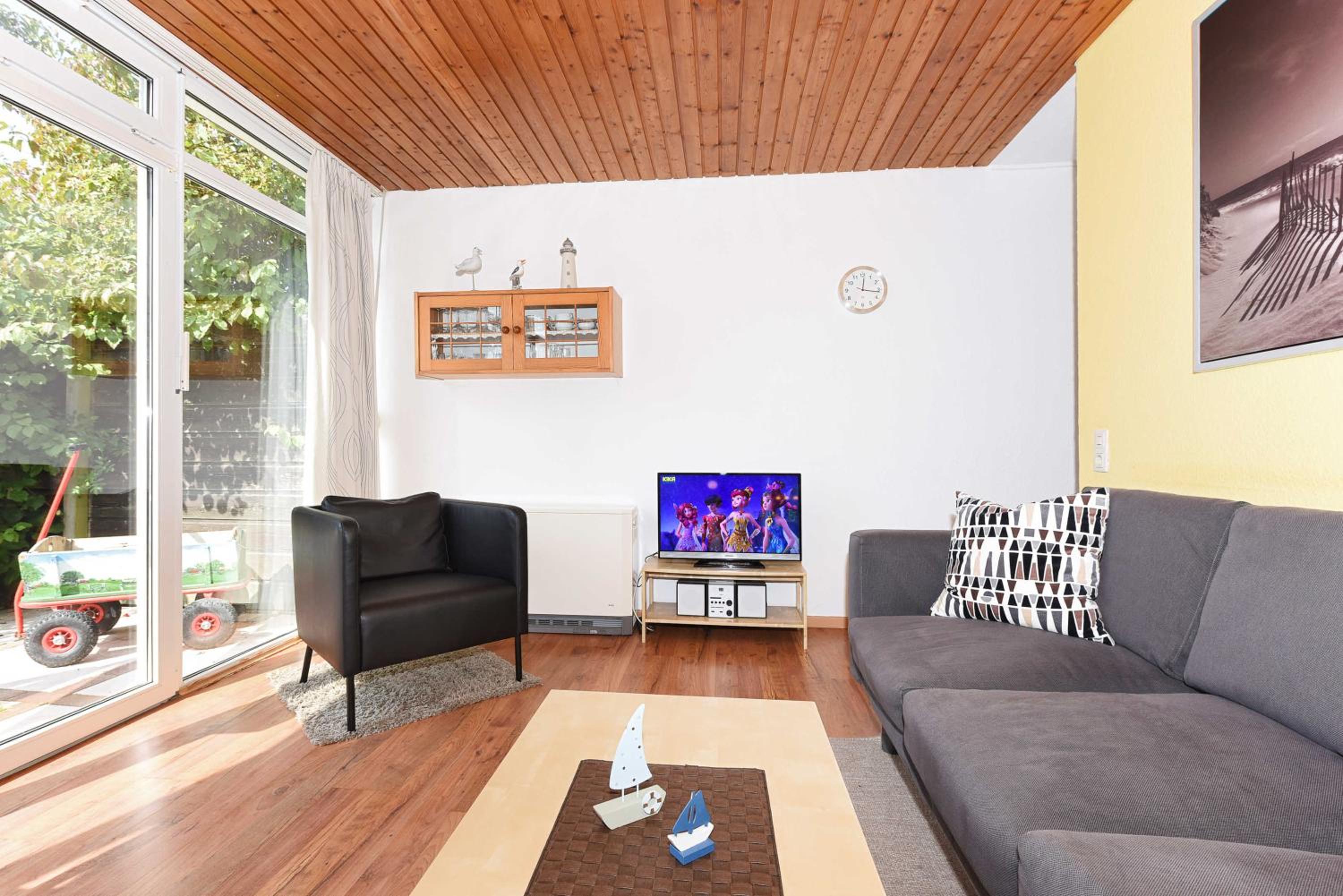 Two-Bedroom House photo 3