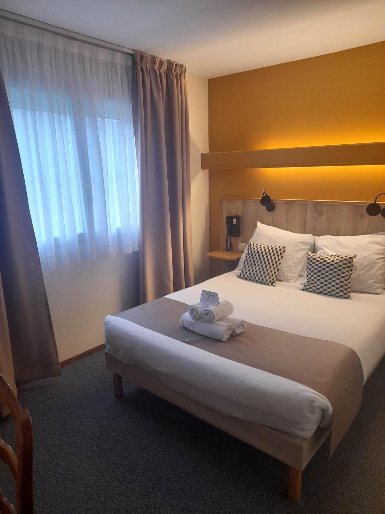 Double Room - Photo 3