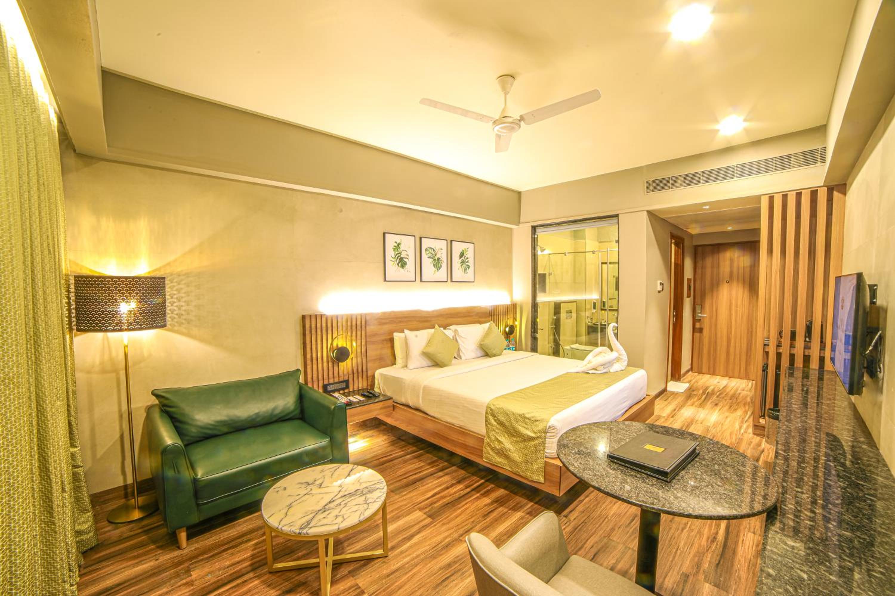 Double Room with Balcony - Photo 5