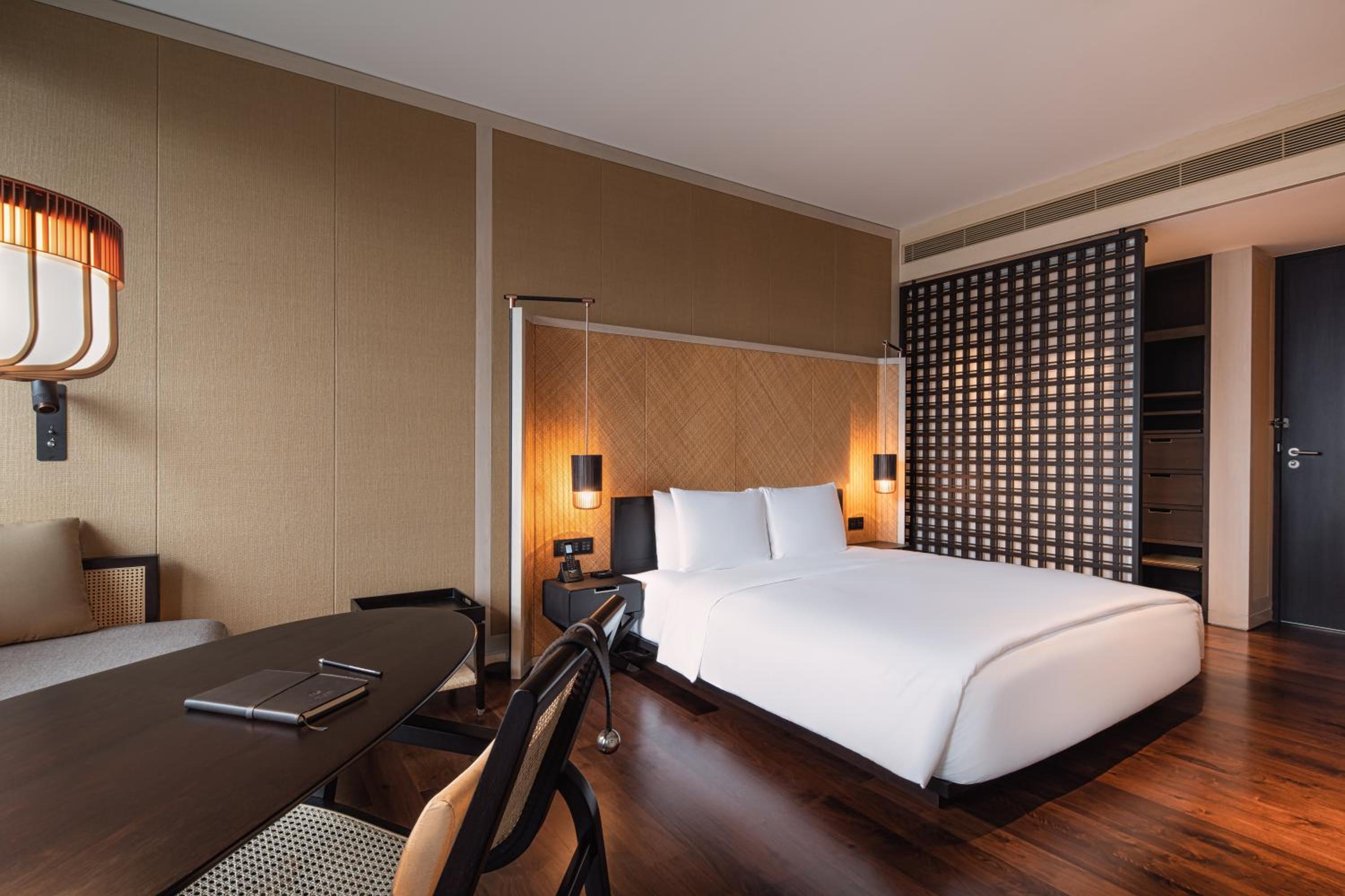 Grand King Room