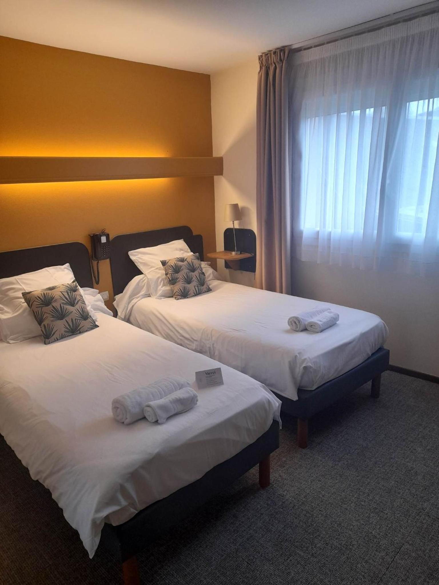 Twin Room - Photo 1