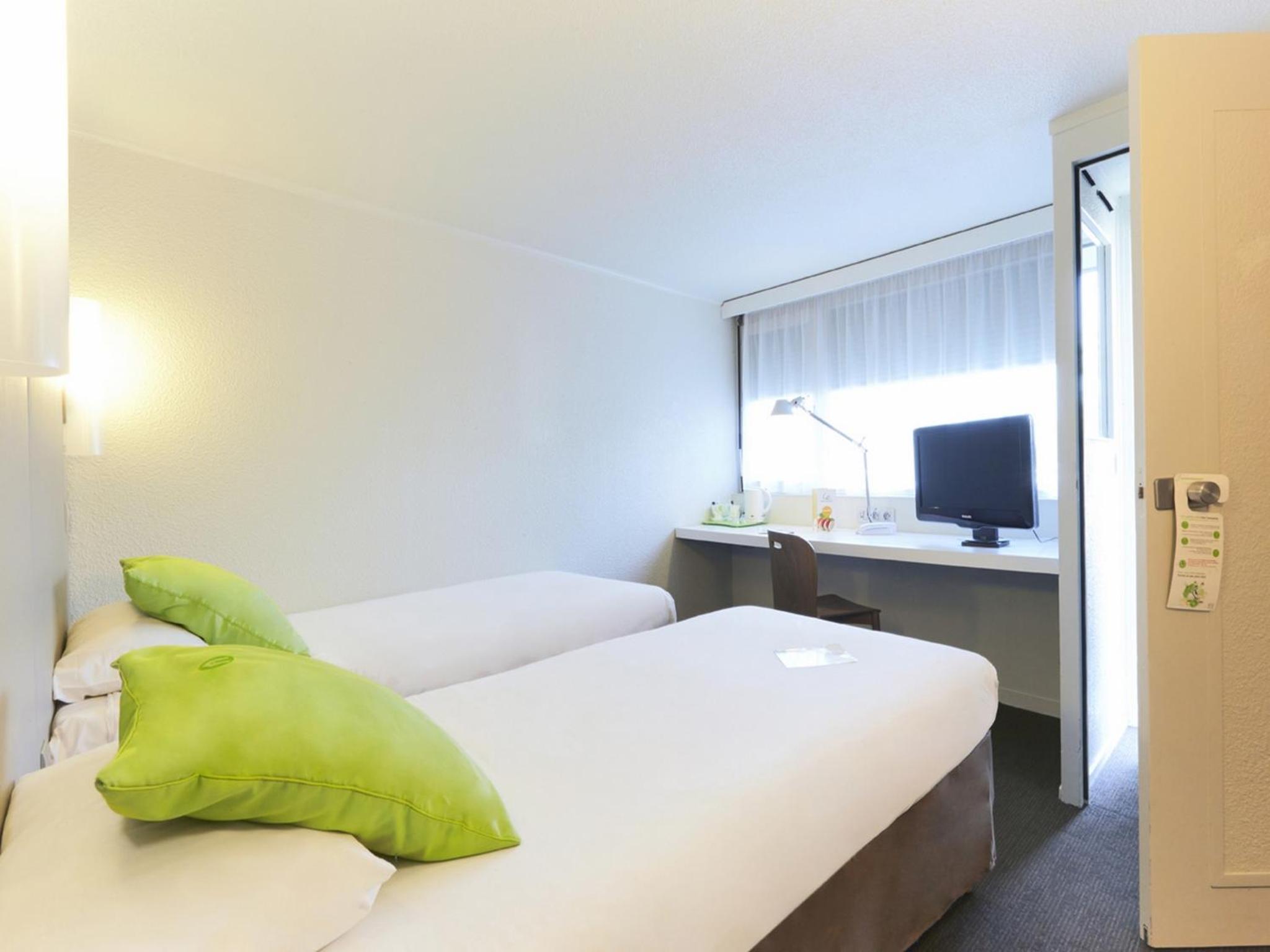 Twin Room - Photo 5