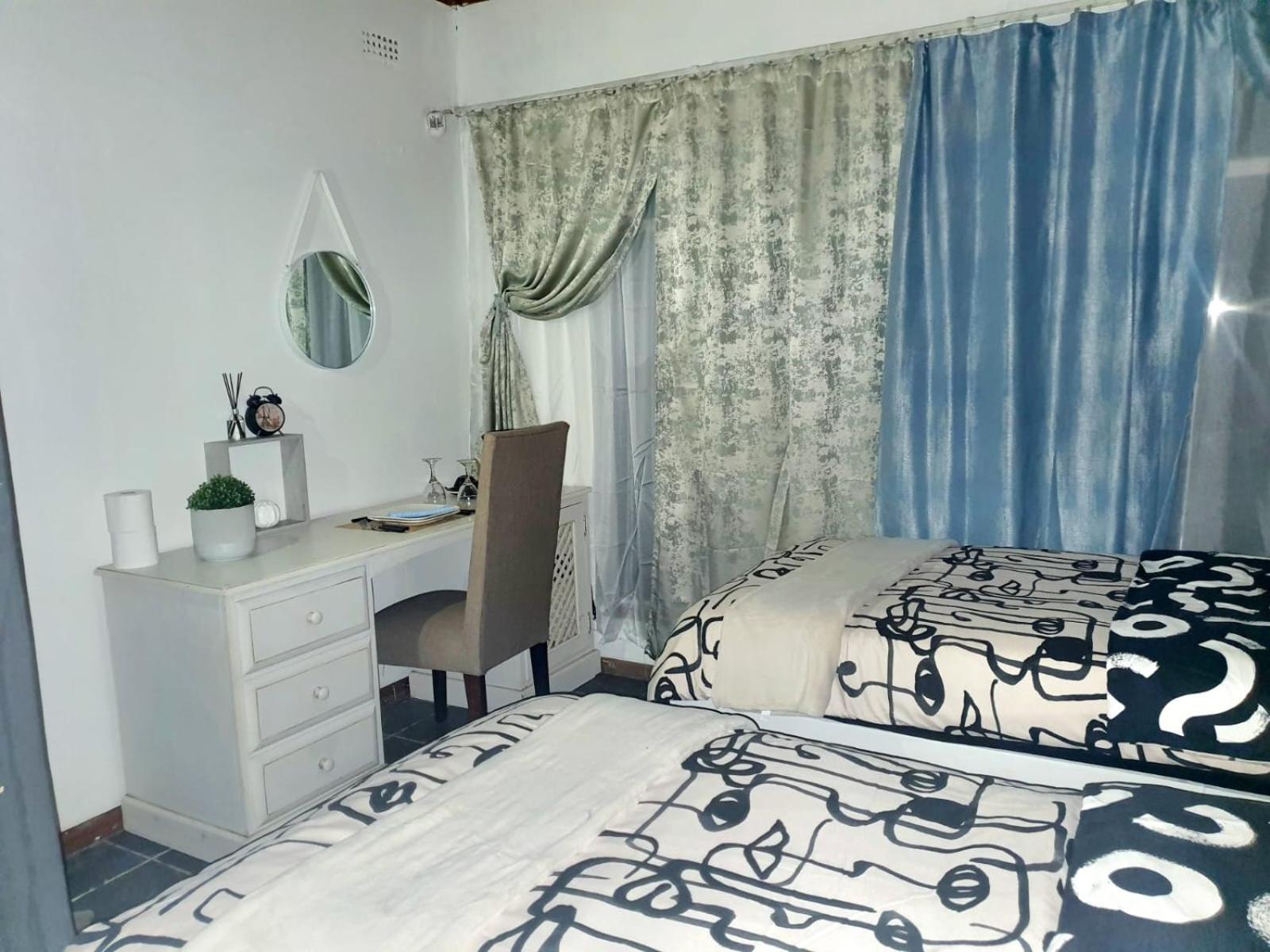 Twin Room with Shared Bathroom photo 3
