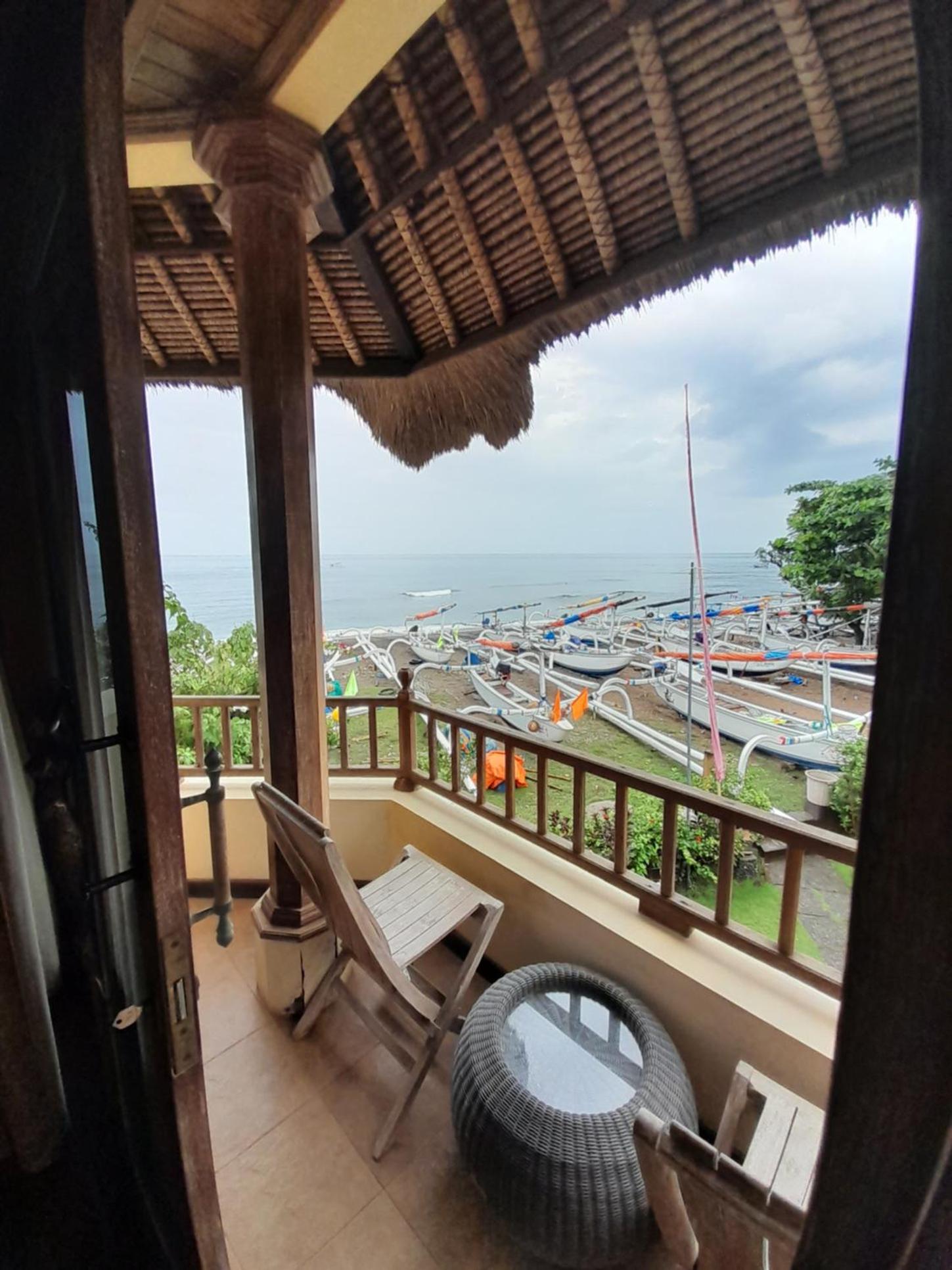 Two-Bedroom Beachfront Villa - Photo 18