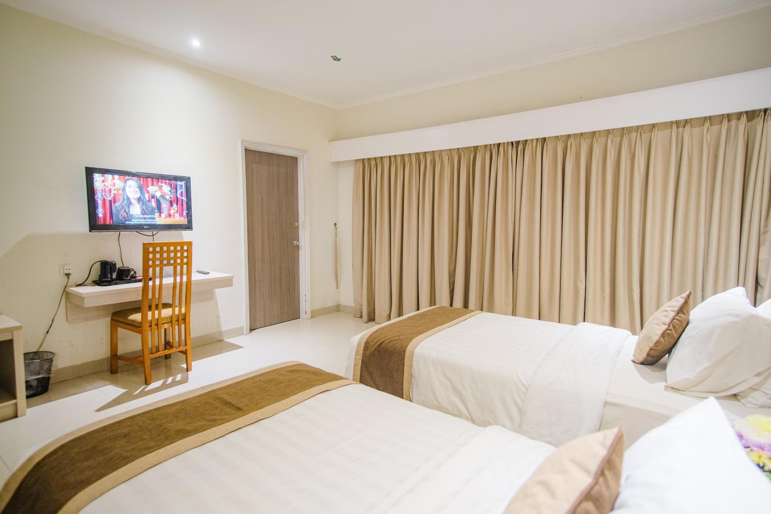 Standard Twin Room With Garden View photo 2