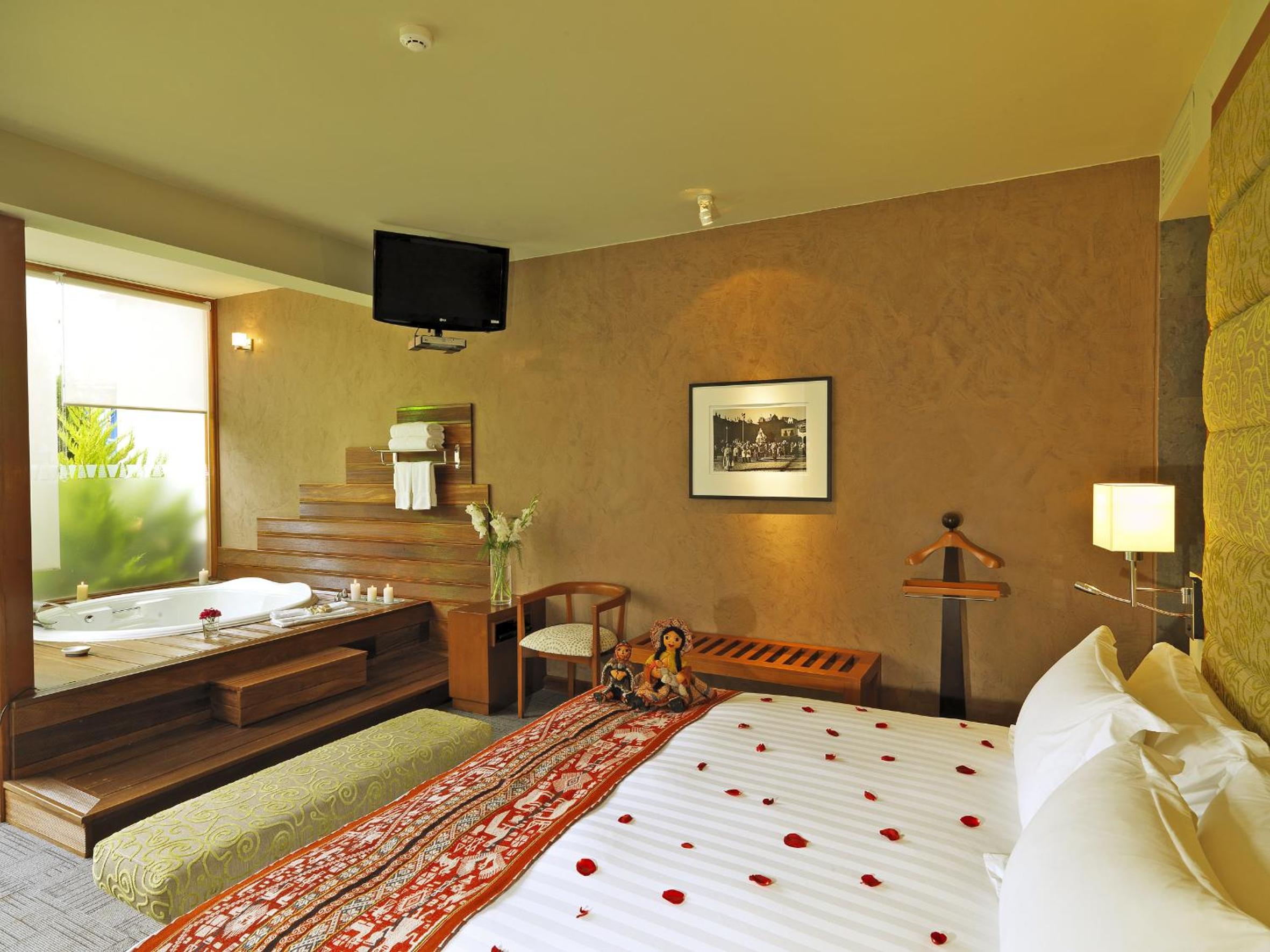 Suite - Photo 2