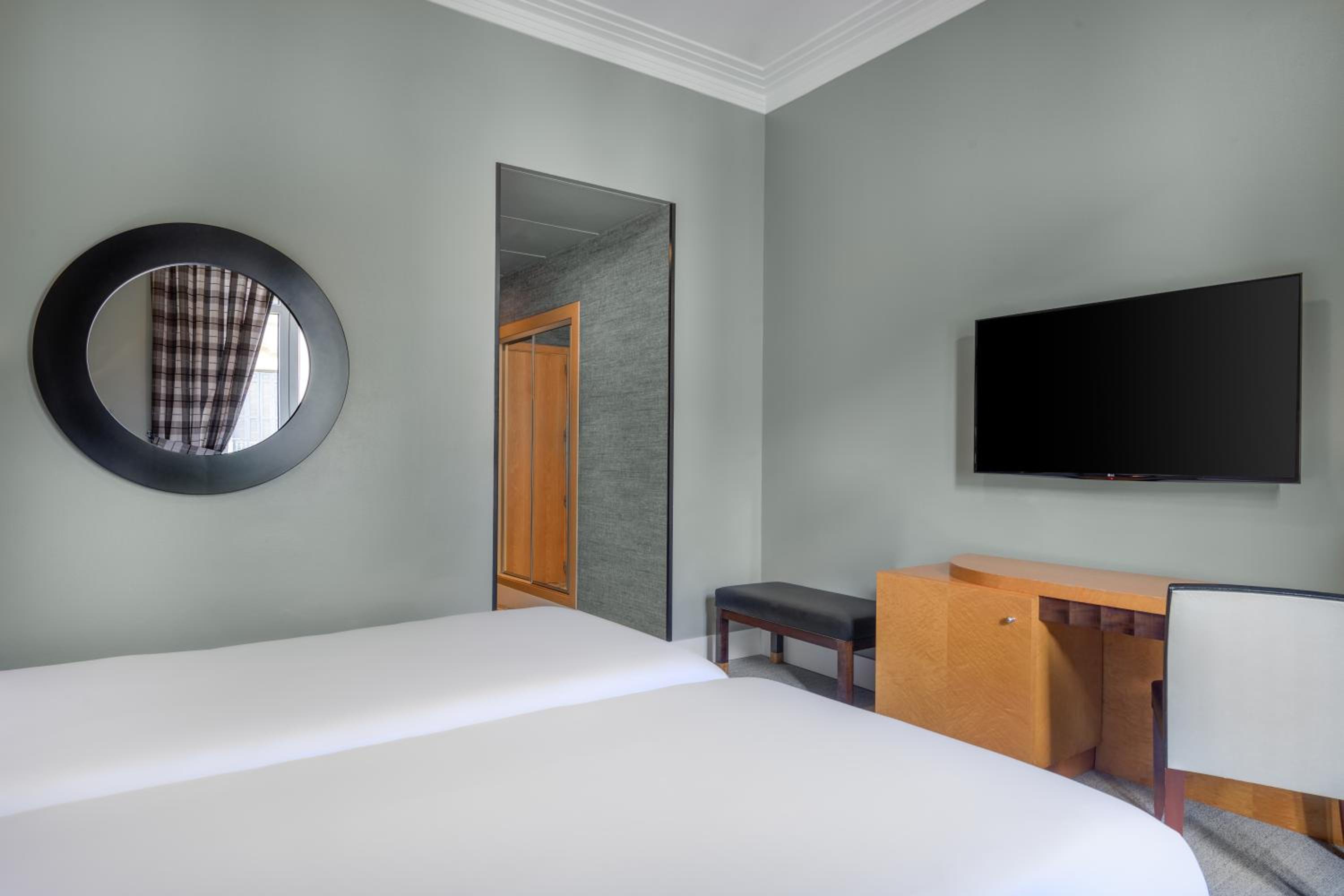 Double or Twin Room - Photo 3