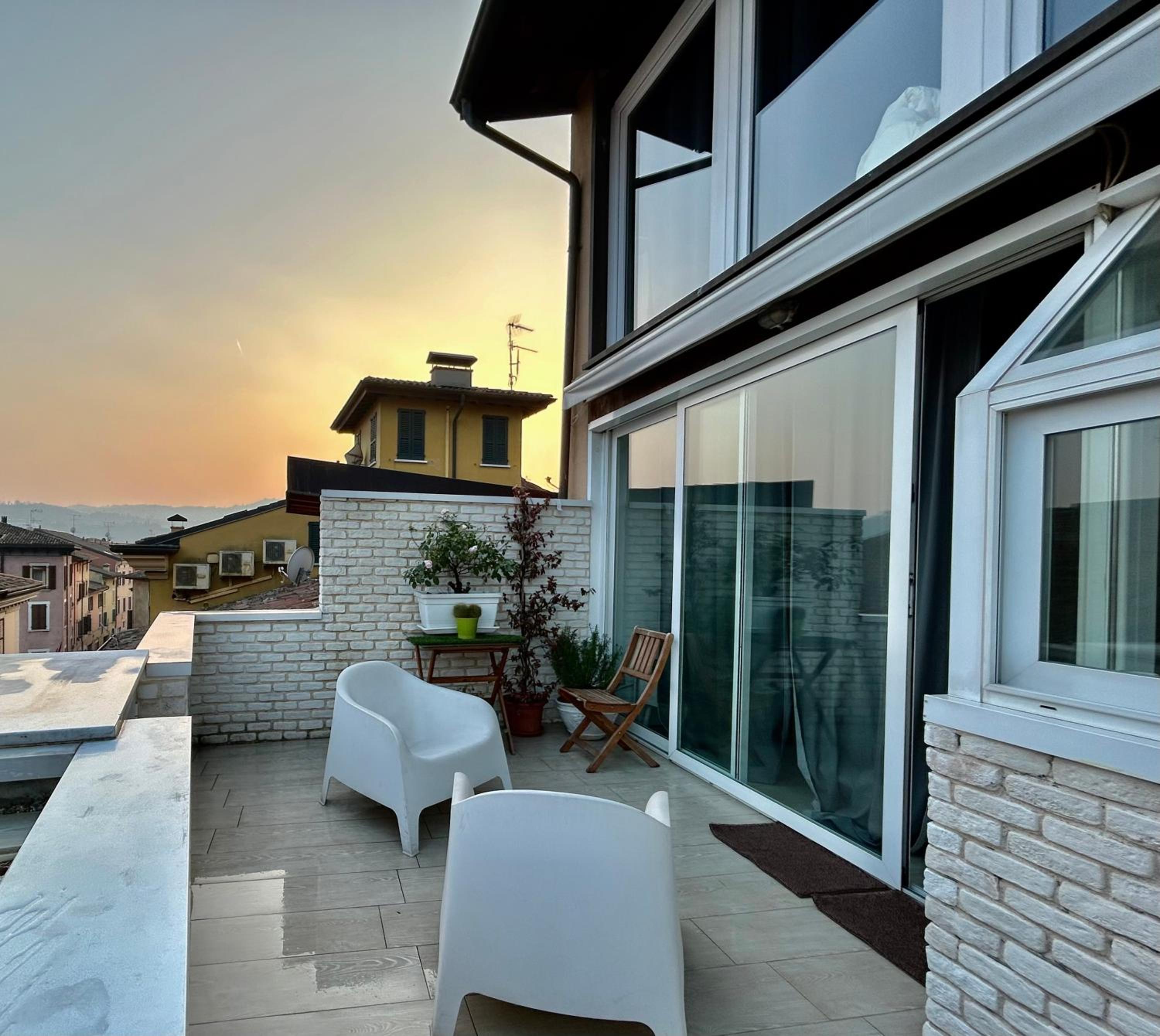 Two-Bedroom Penthouse Apartment with Terrace - Photo 32