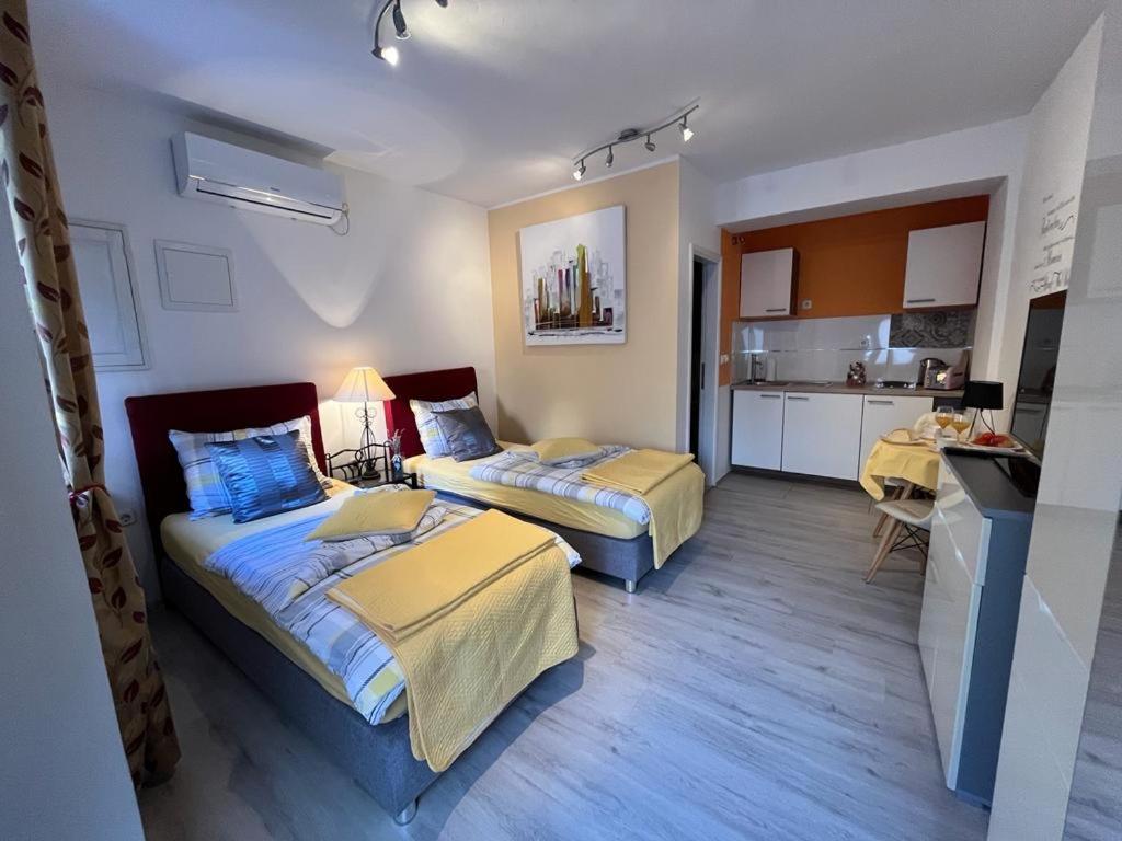 Apartment - Ground Floor - Photo 1