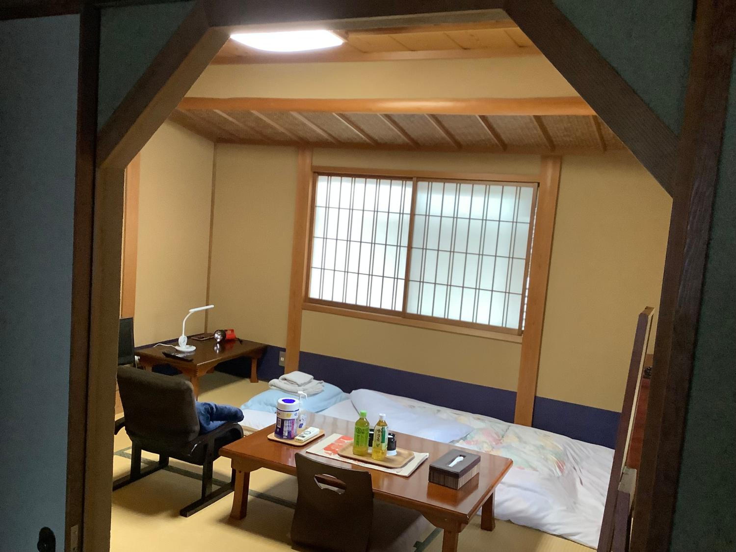 Japanese-Style Standard Room with Shared Bathroom photo 3