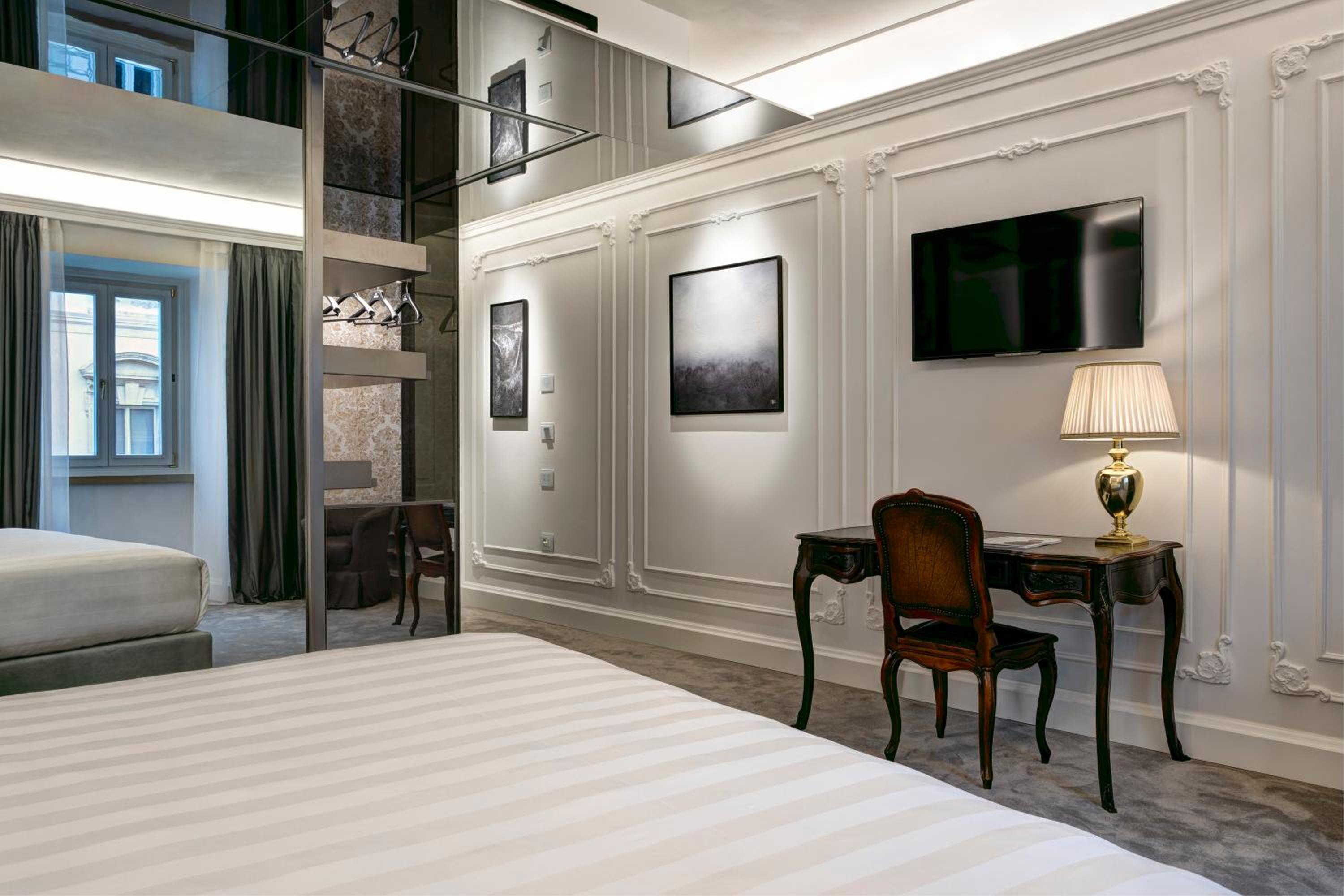Deluxe Double or Twin Room - Photo 7