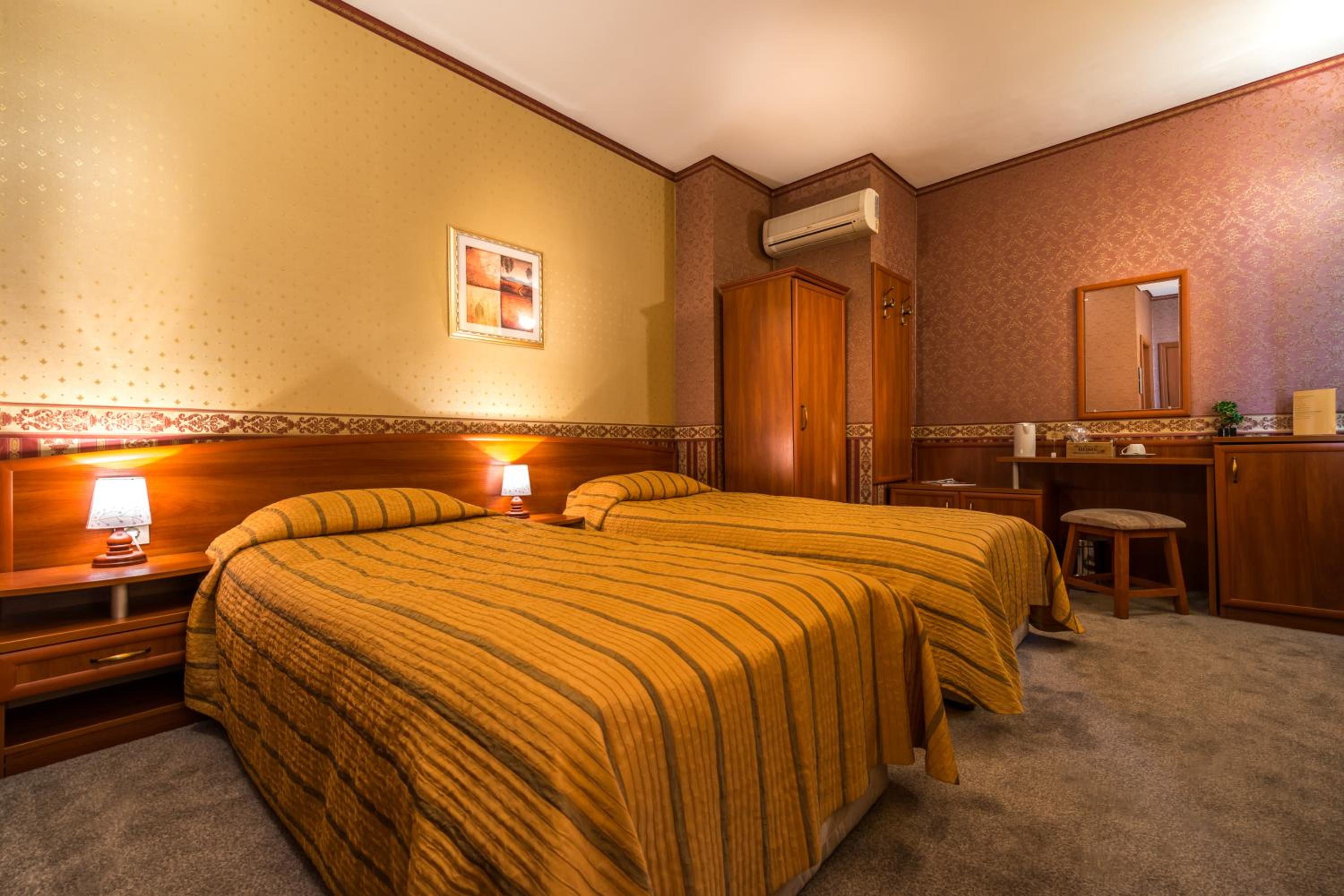 Twin Room - Photo 3