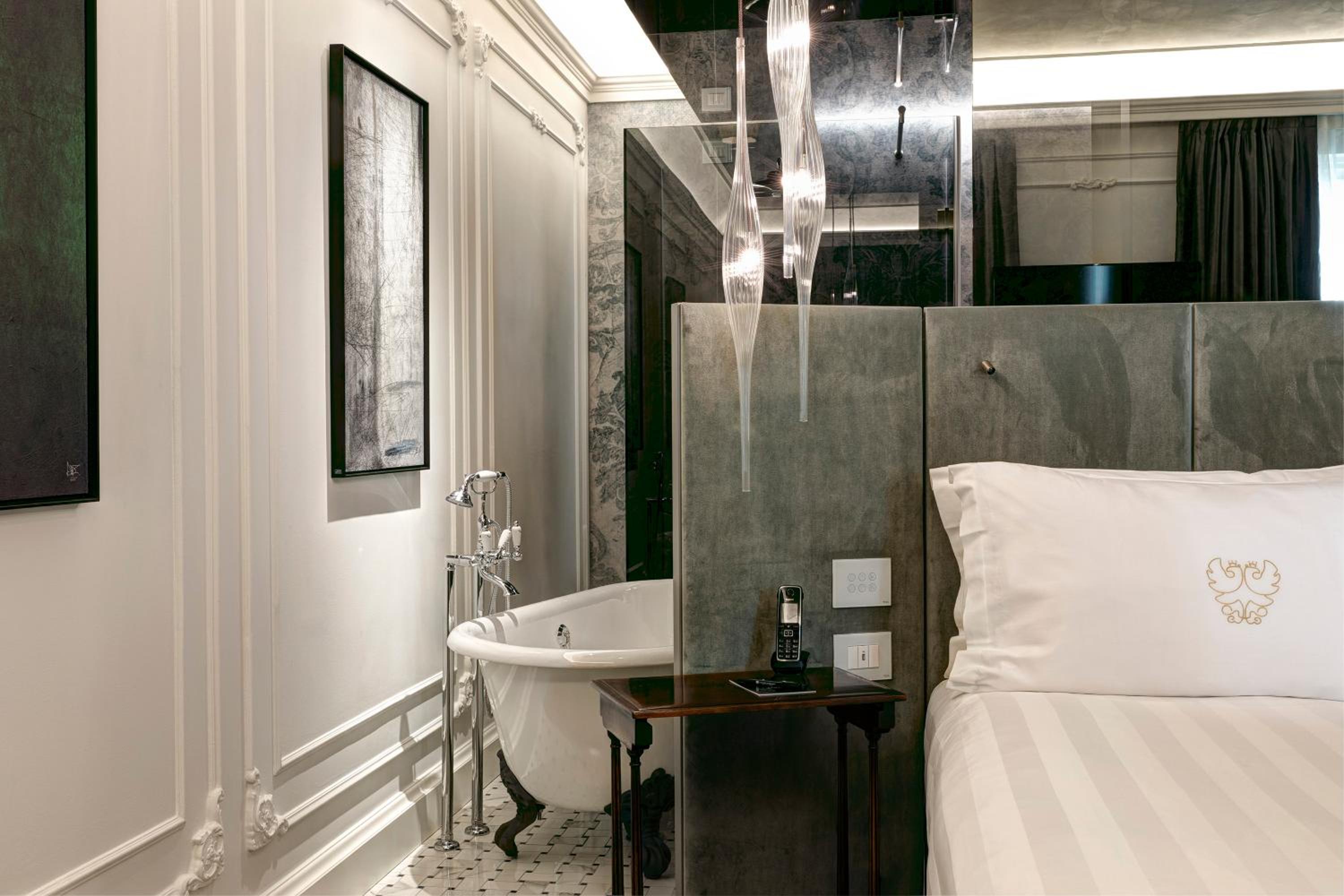 Deluxe Double or Twin Room - Photo 6