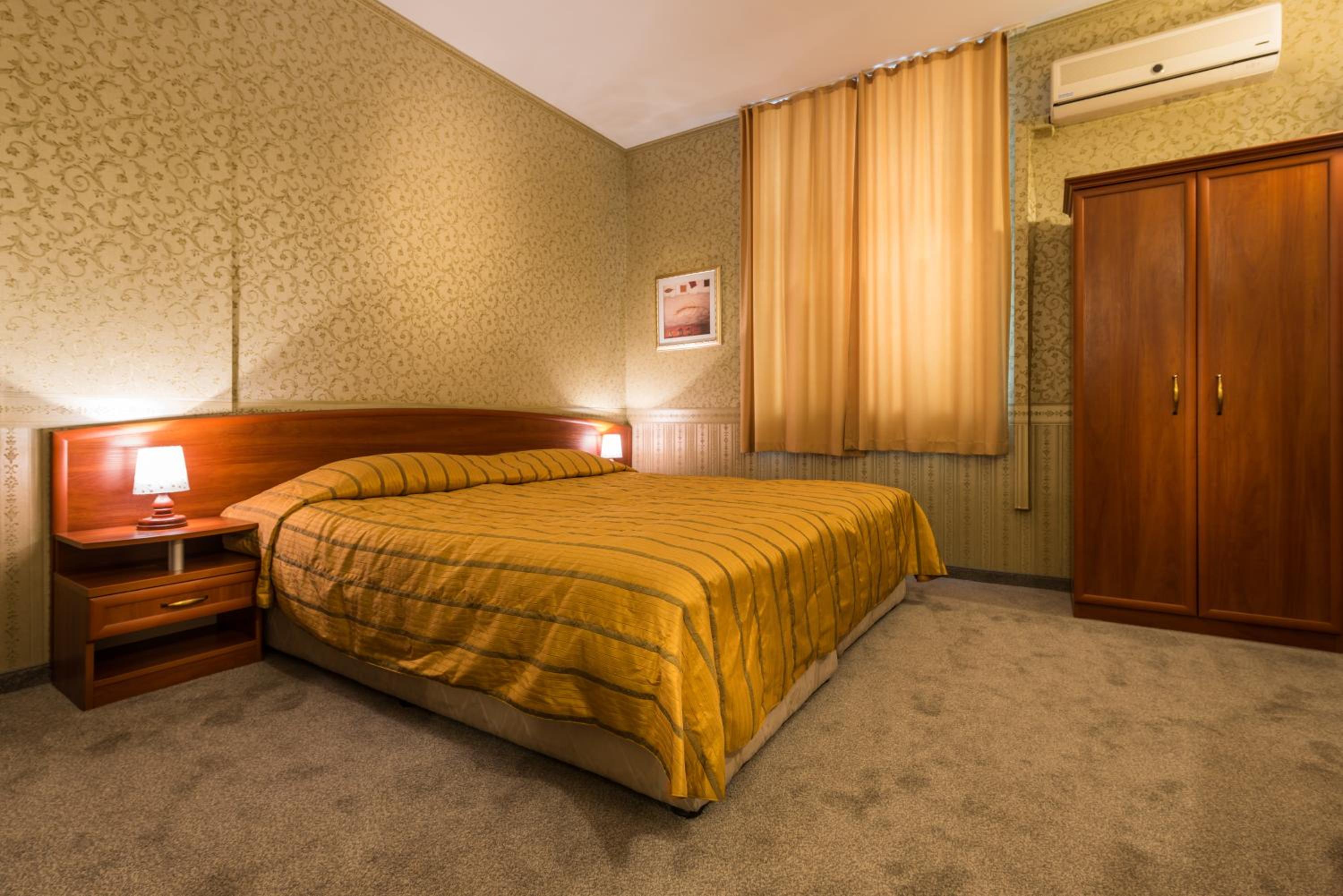 Twin Room - Photo 2
