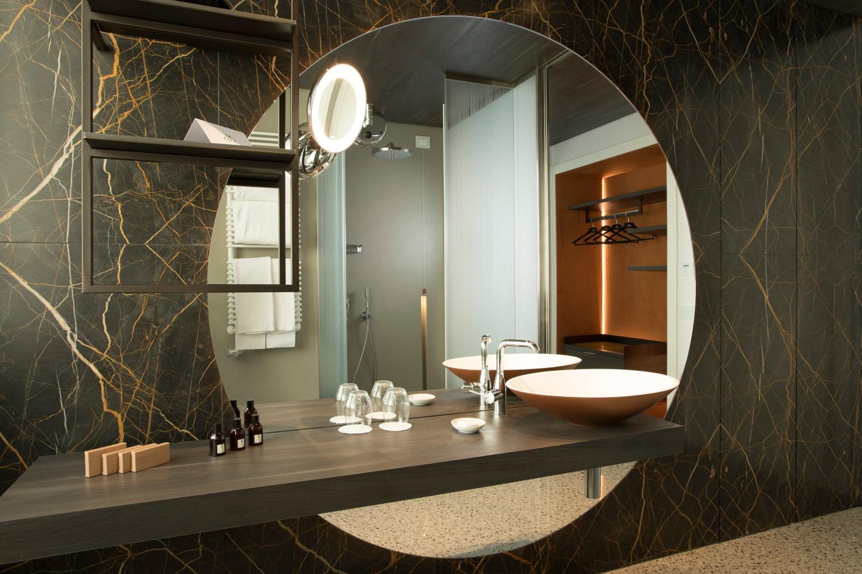 Deluxe Double or Twin Room - Photo 3