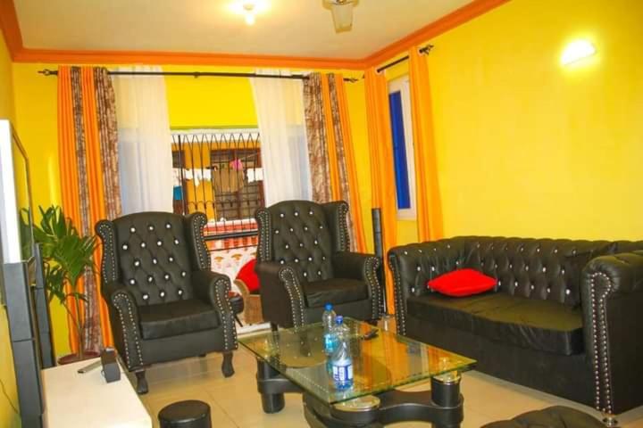 Three-Bedroom Apartment photo 1