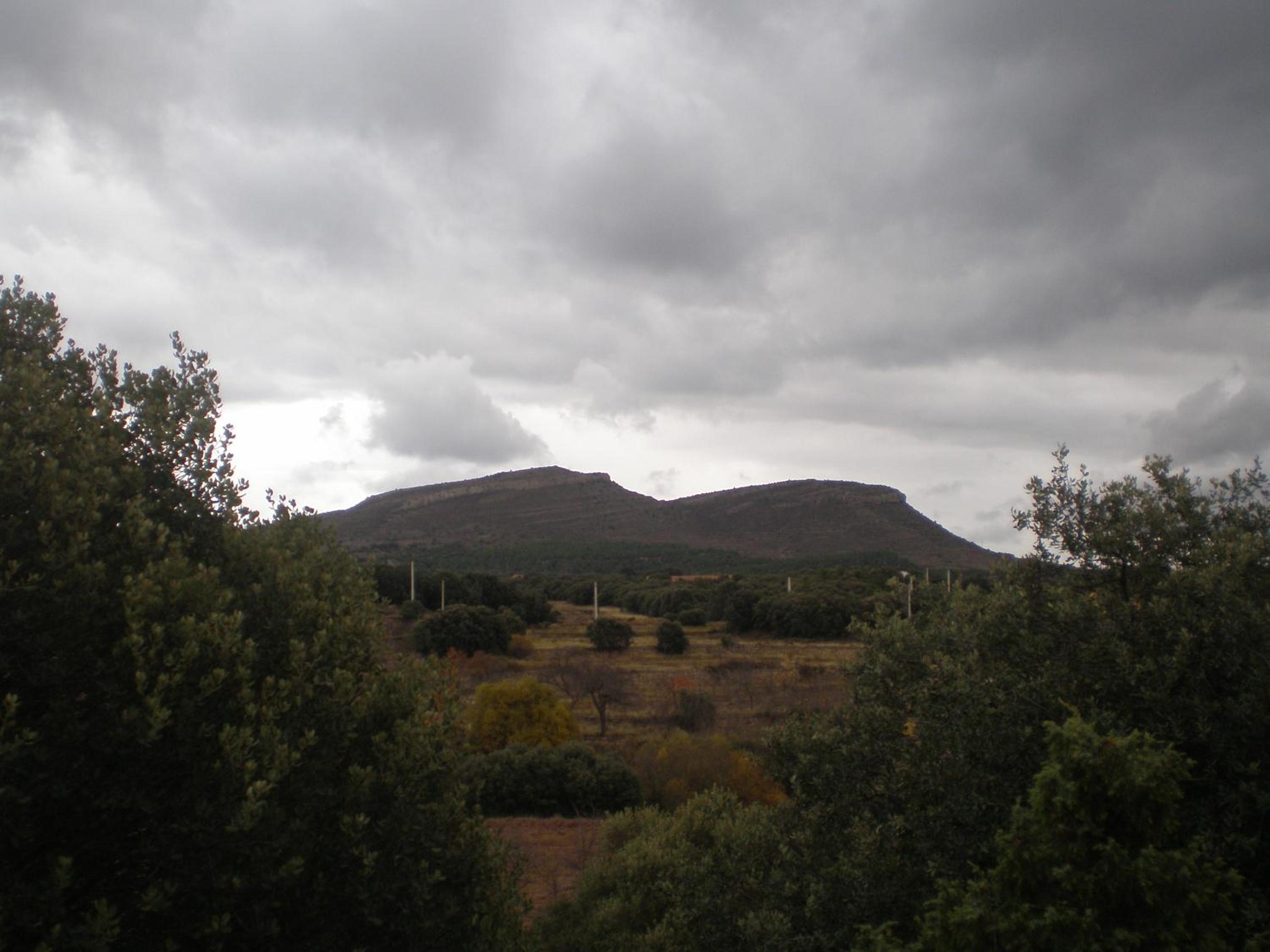 Apartment with Mountain View - Photo 6