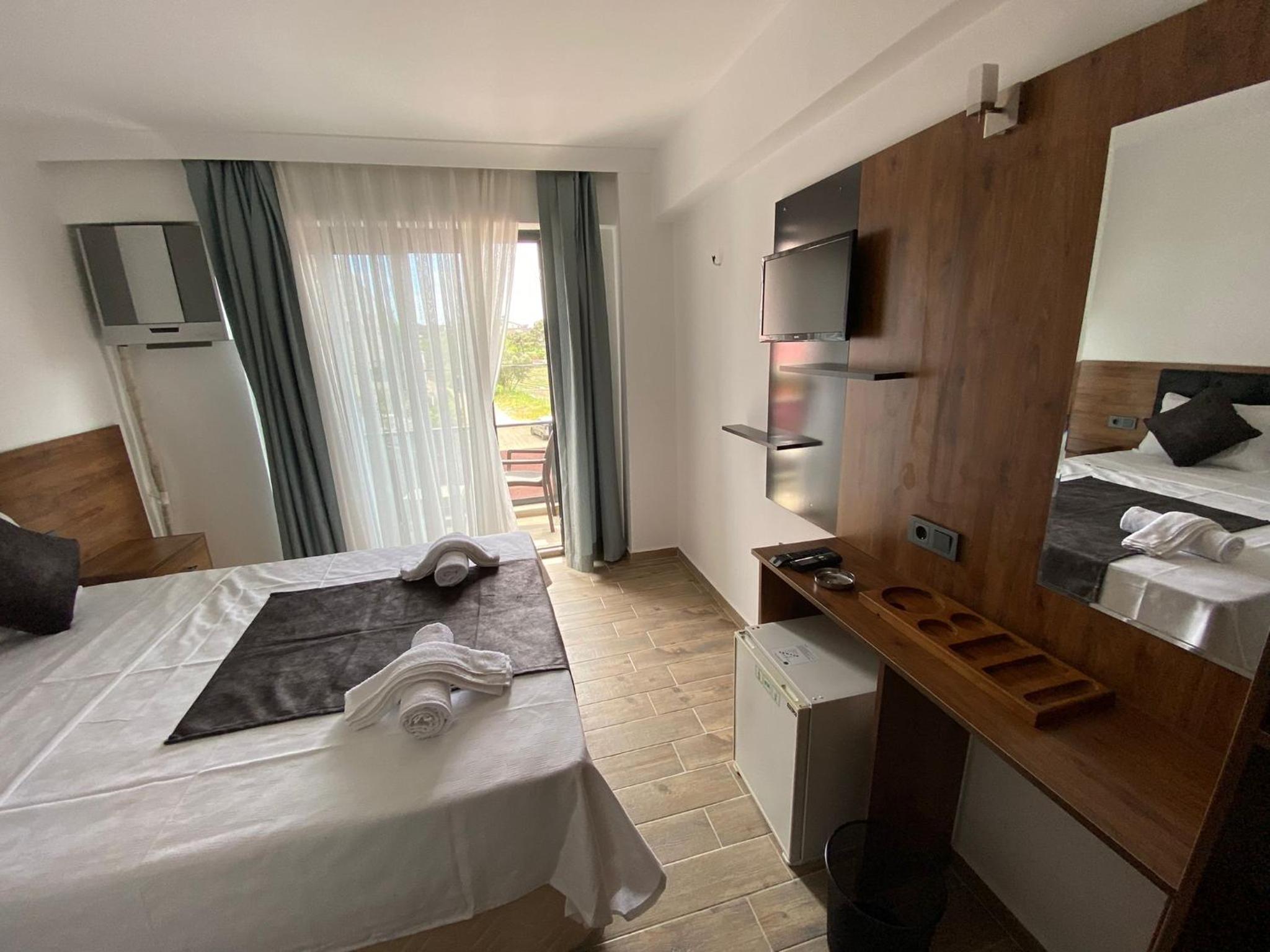 Triple Room with City View