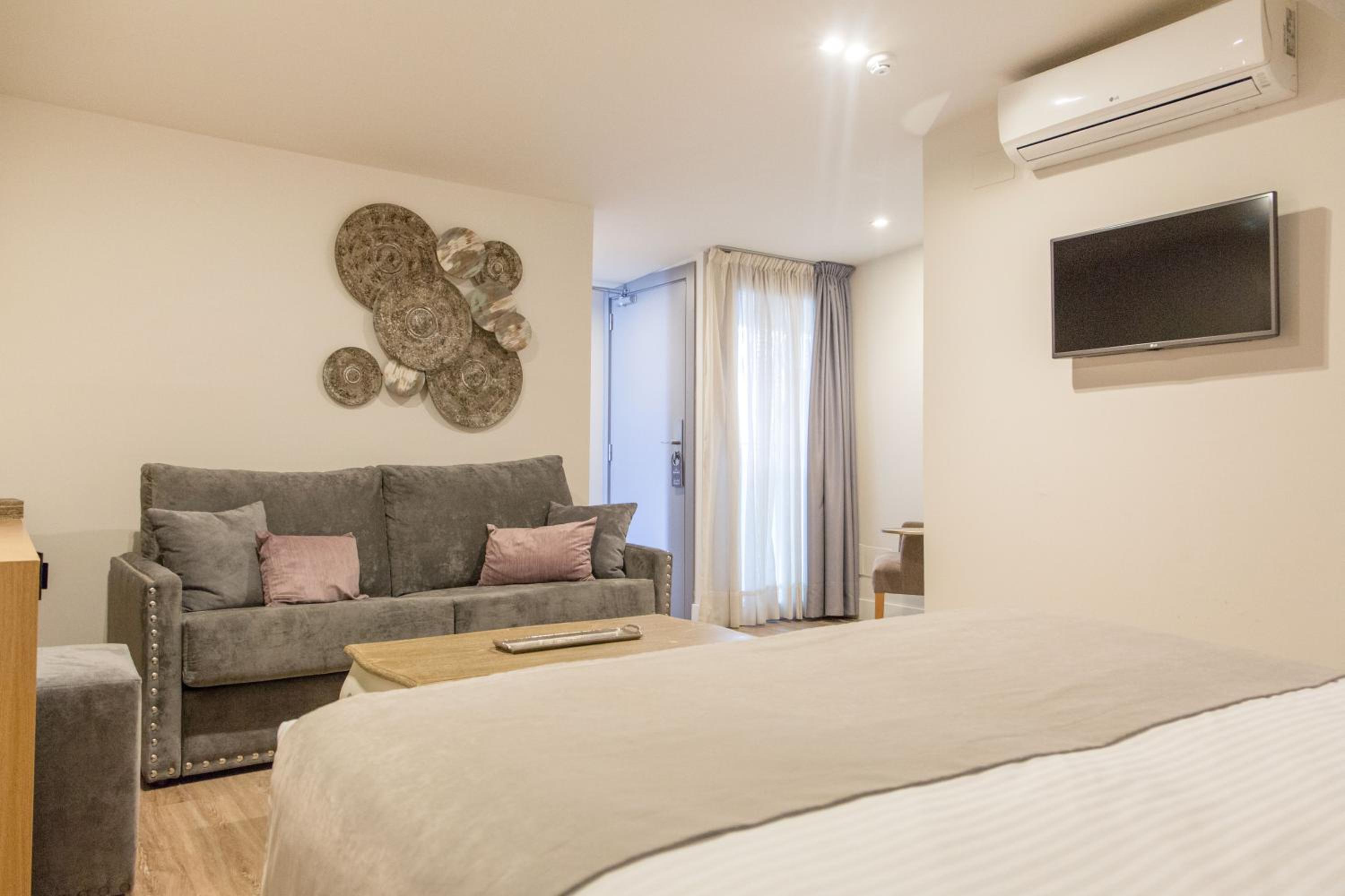 Economy Double Room photo 3