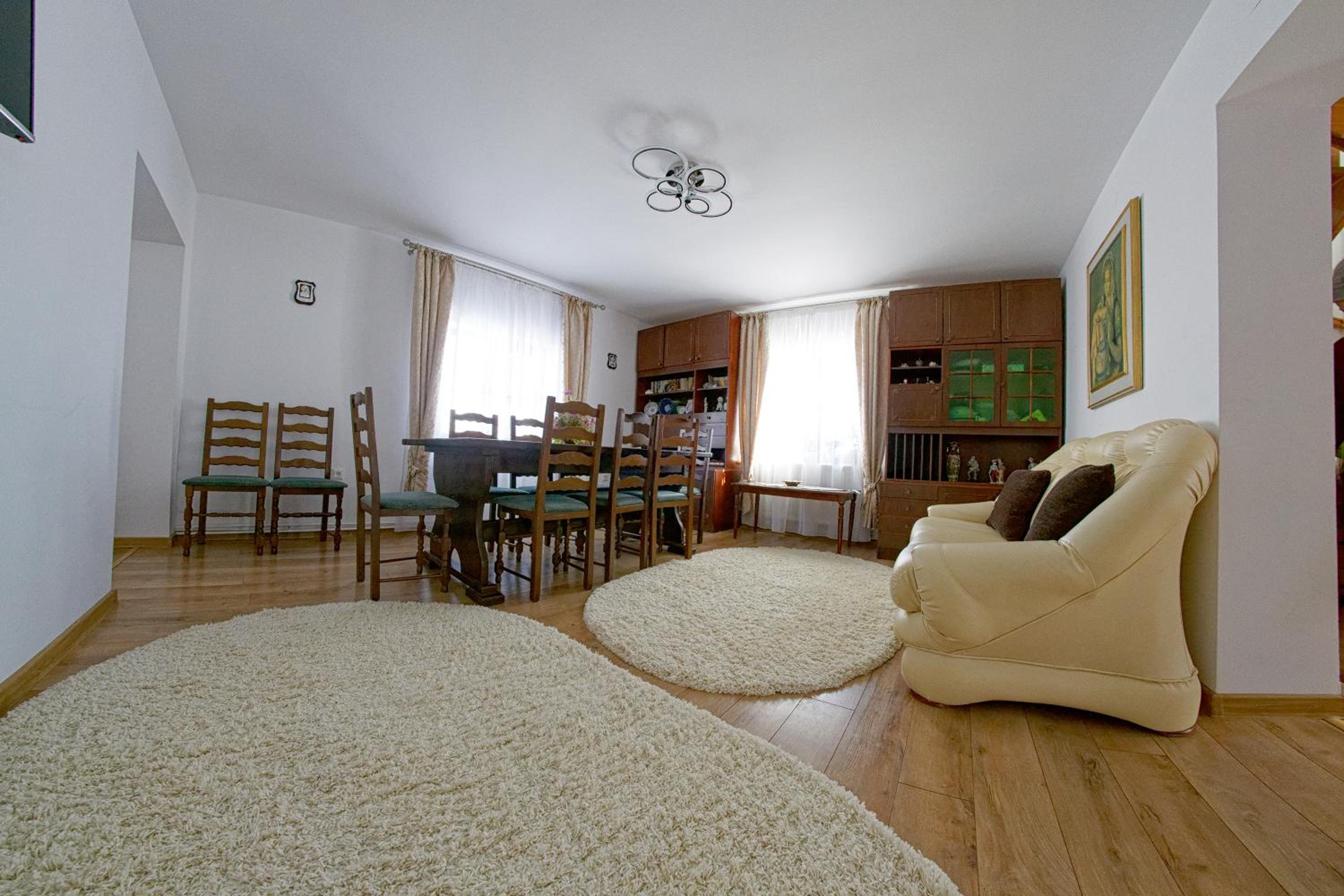 Villa with Garden View - Photo 9