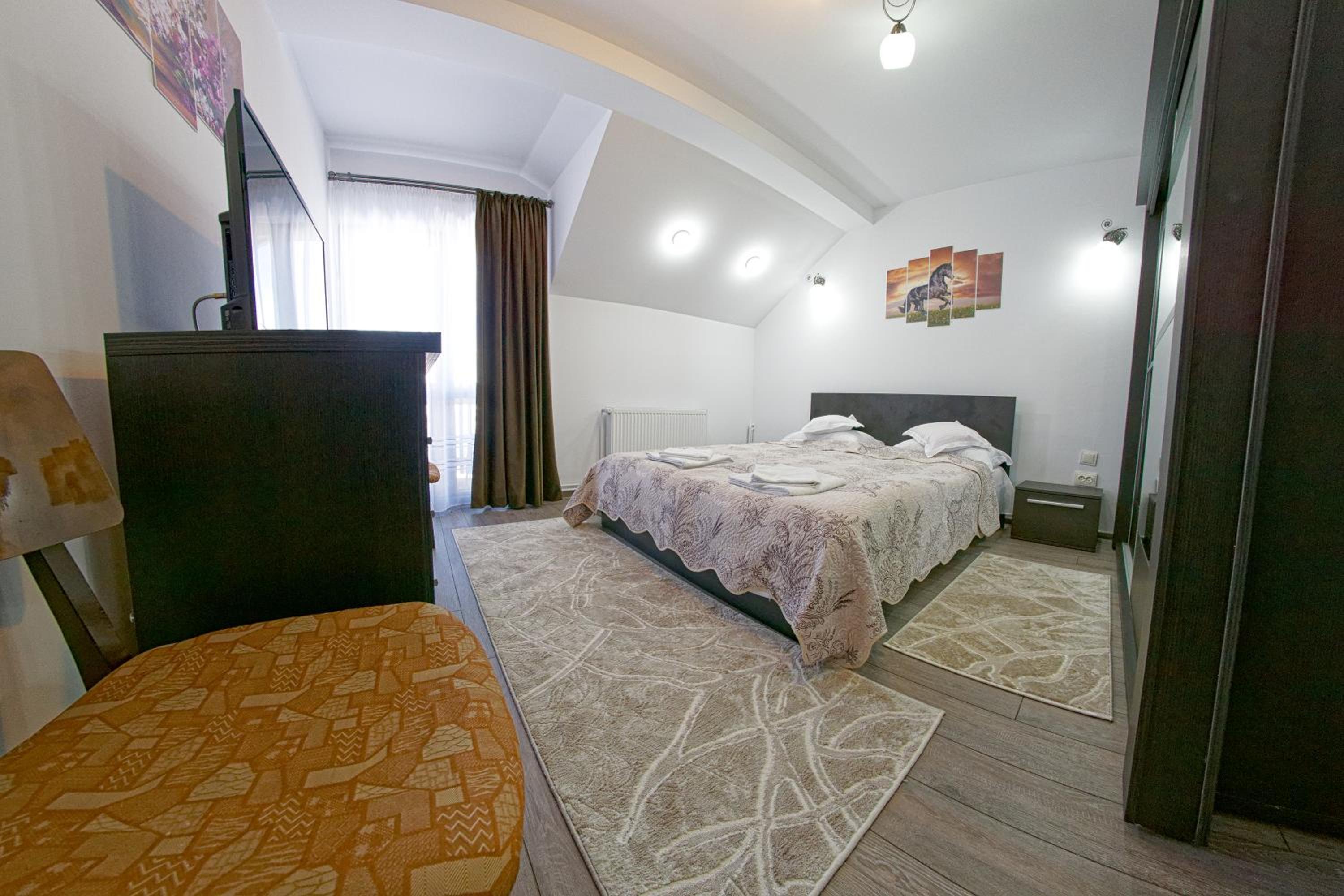Double Room with Balcony - Photo 1