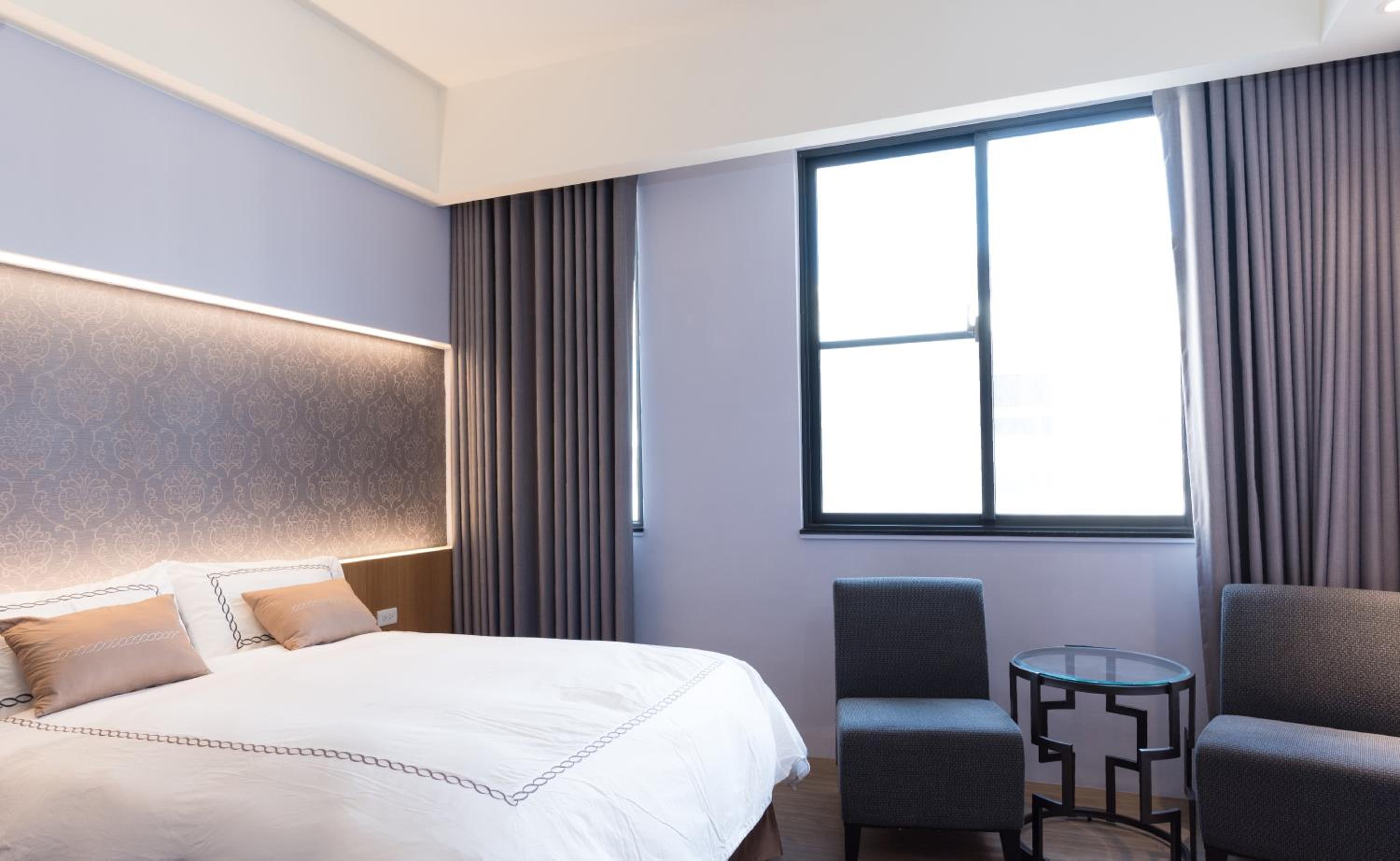 Deluxe Double Room with Bath photo 3