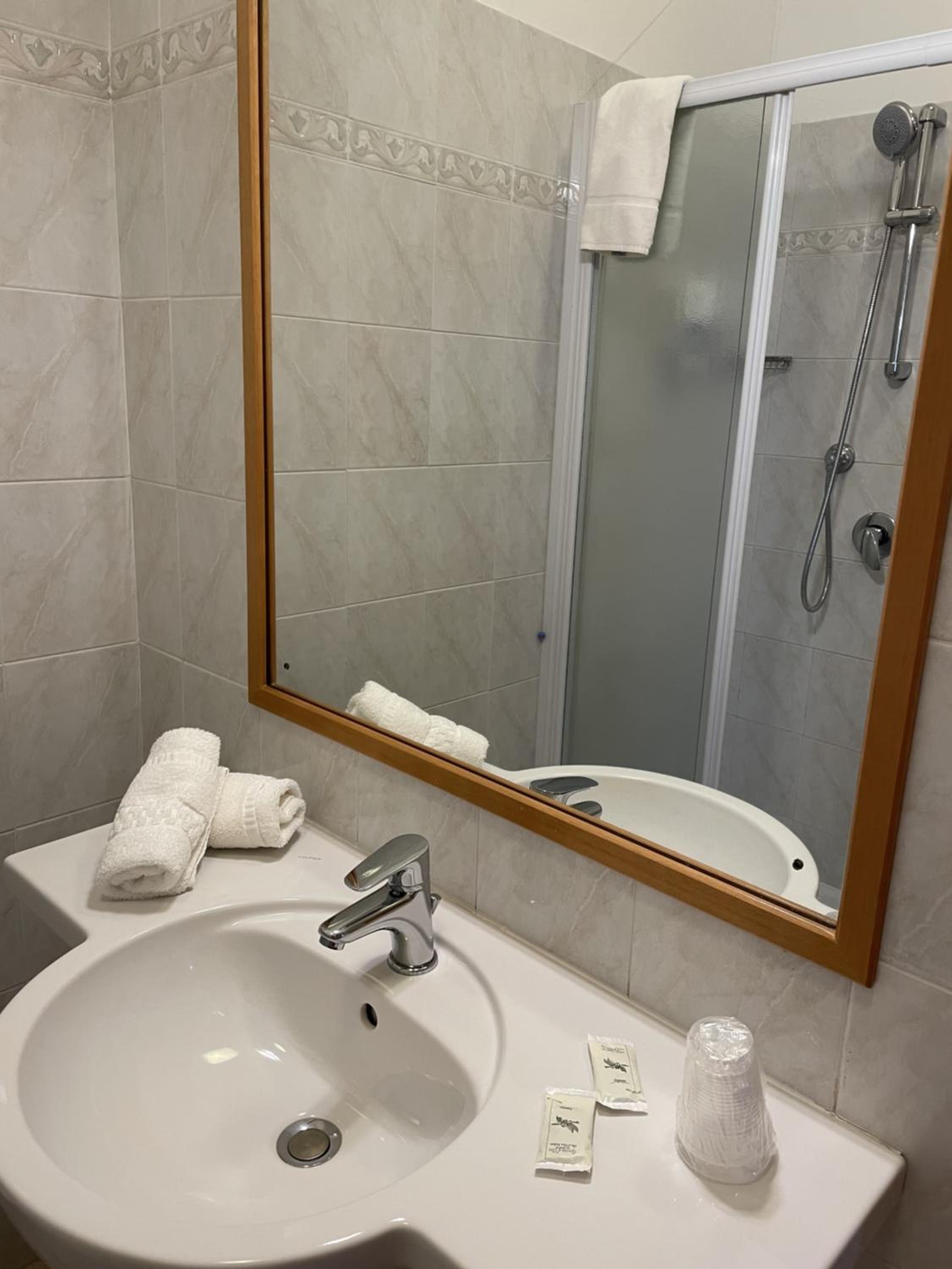 Double or Twin Room photo 3