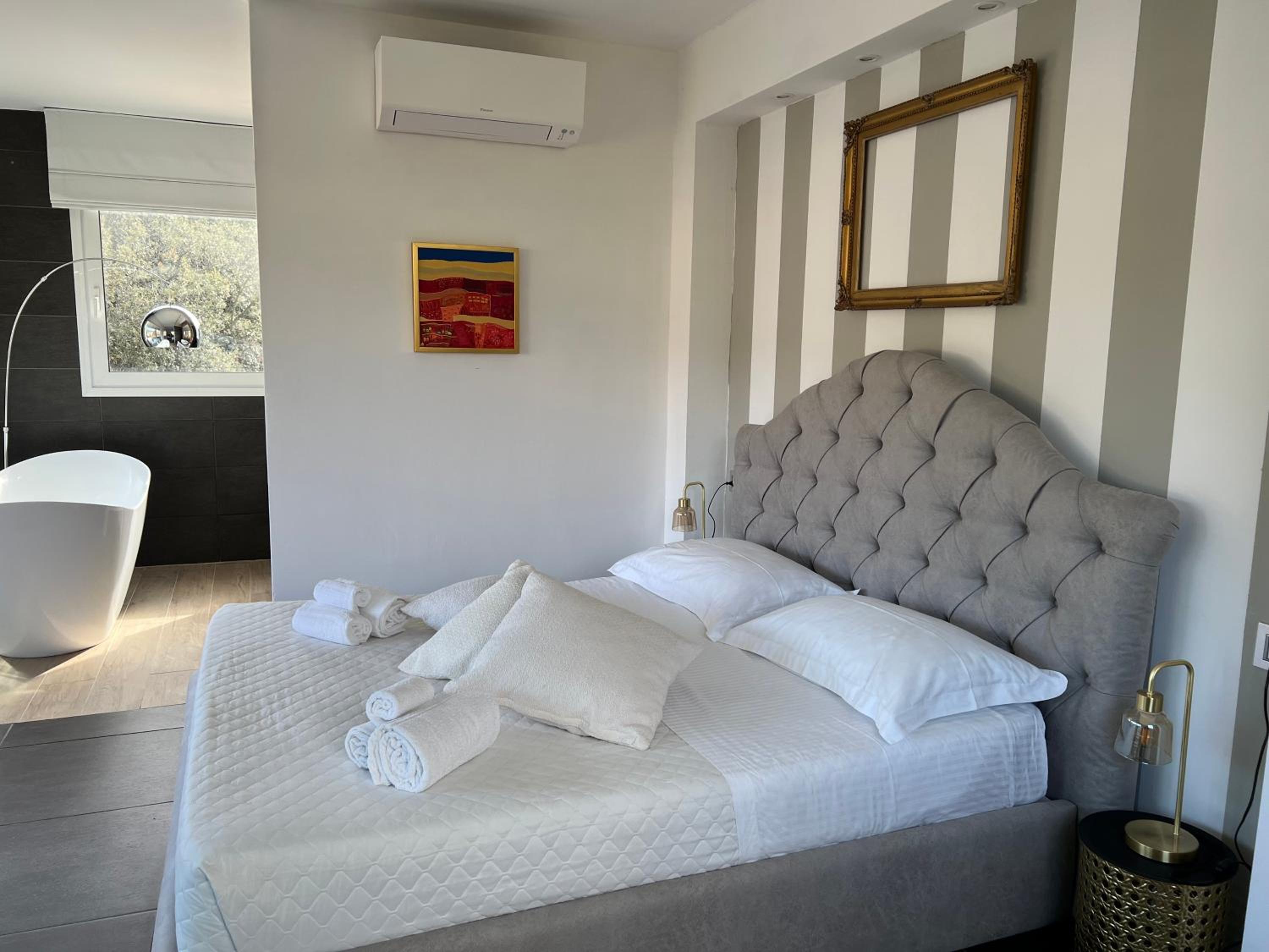 Double Room - Photo 4