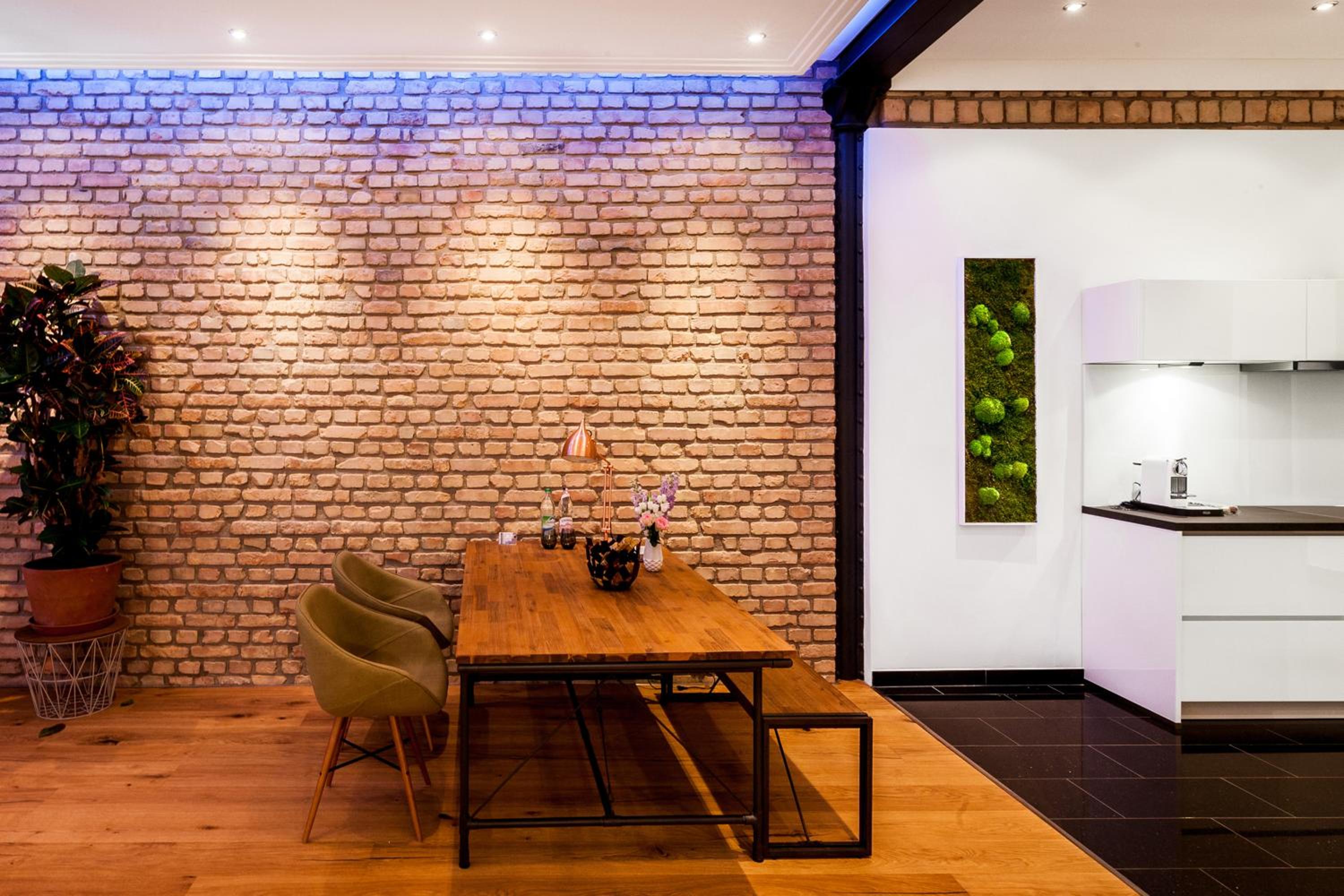Grand Residence with 2 Bedrooms, Living/ Dining Room and Kitchen photo 3