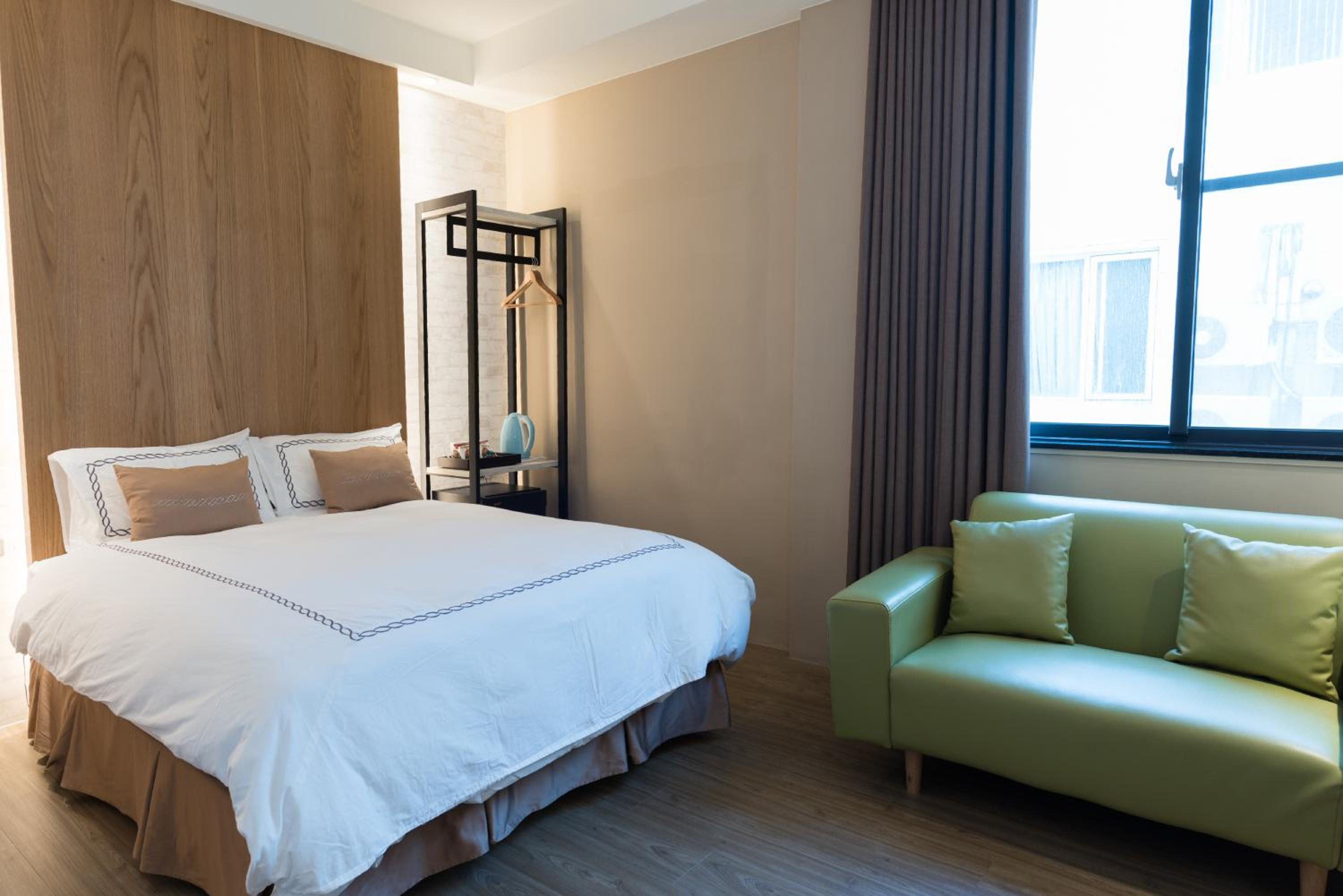 Deluxe Double Room with Bath photo 2