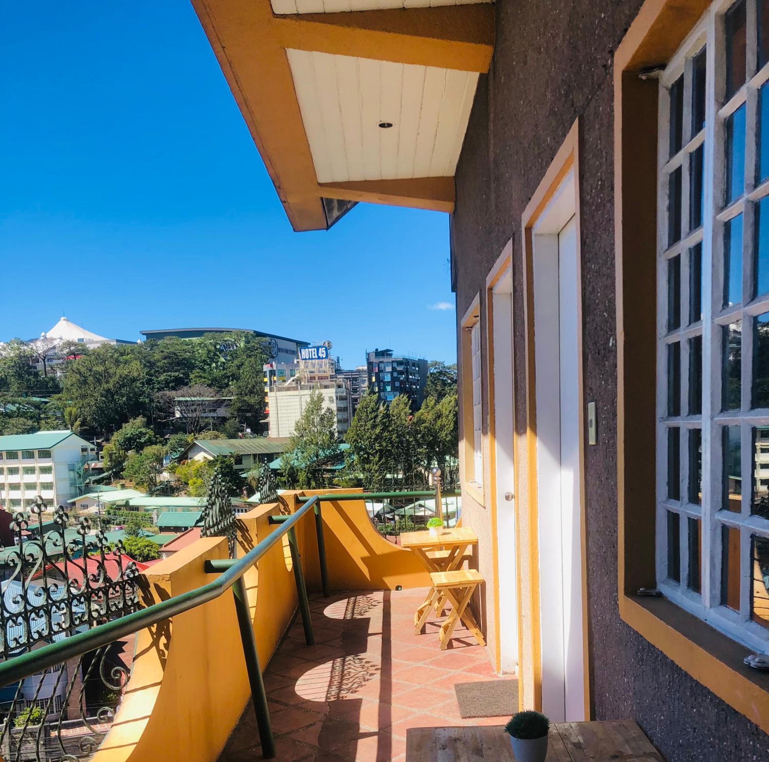 Deluxe Double Room with Balcony - Photo 10