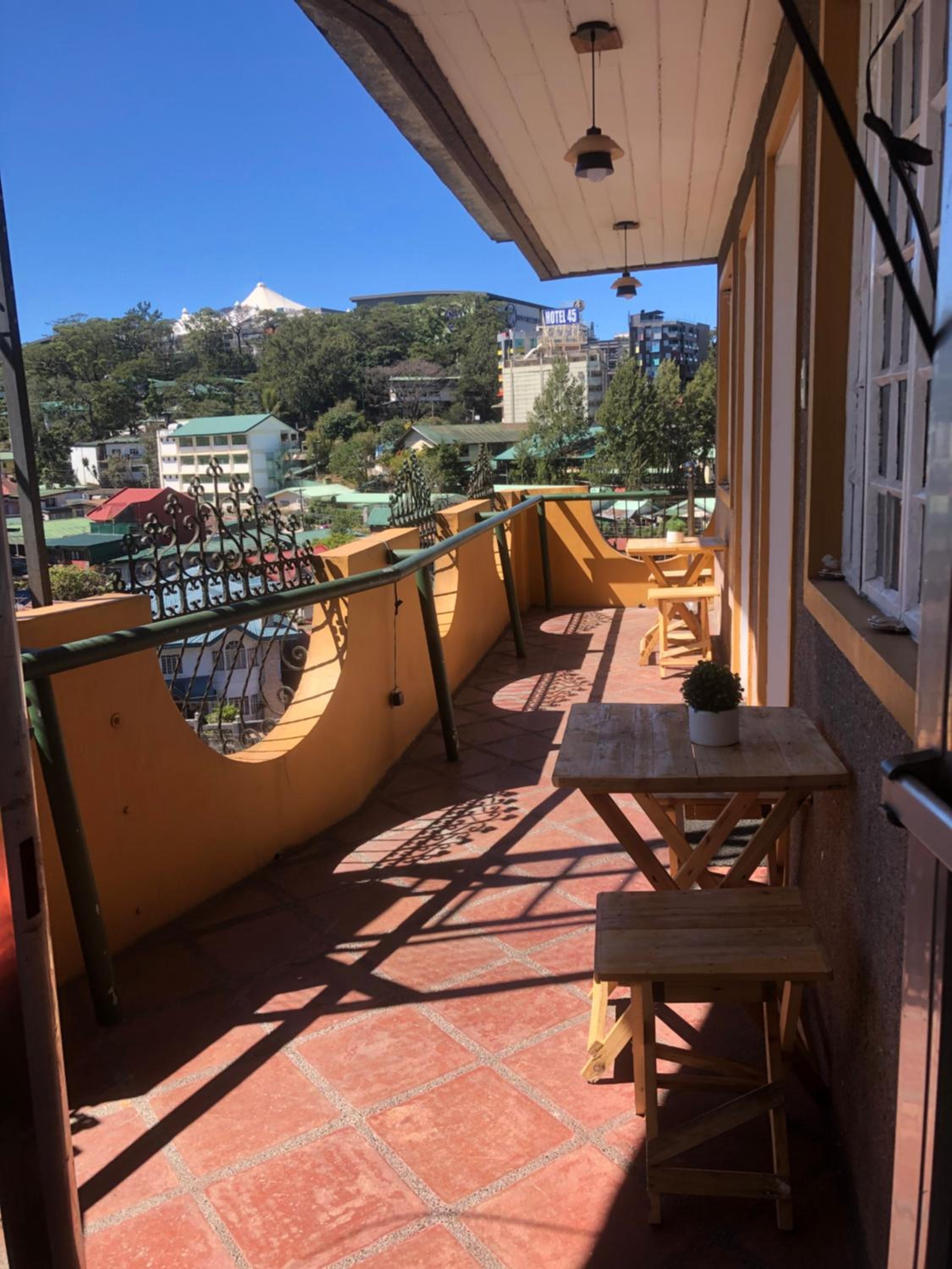 Deluxe Double Room with Balcony - Photo 3