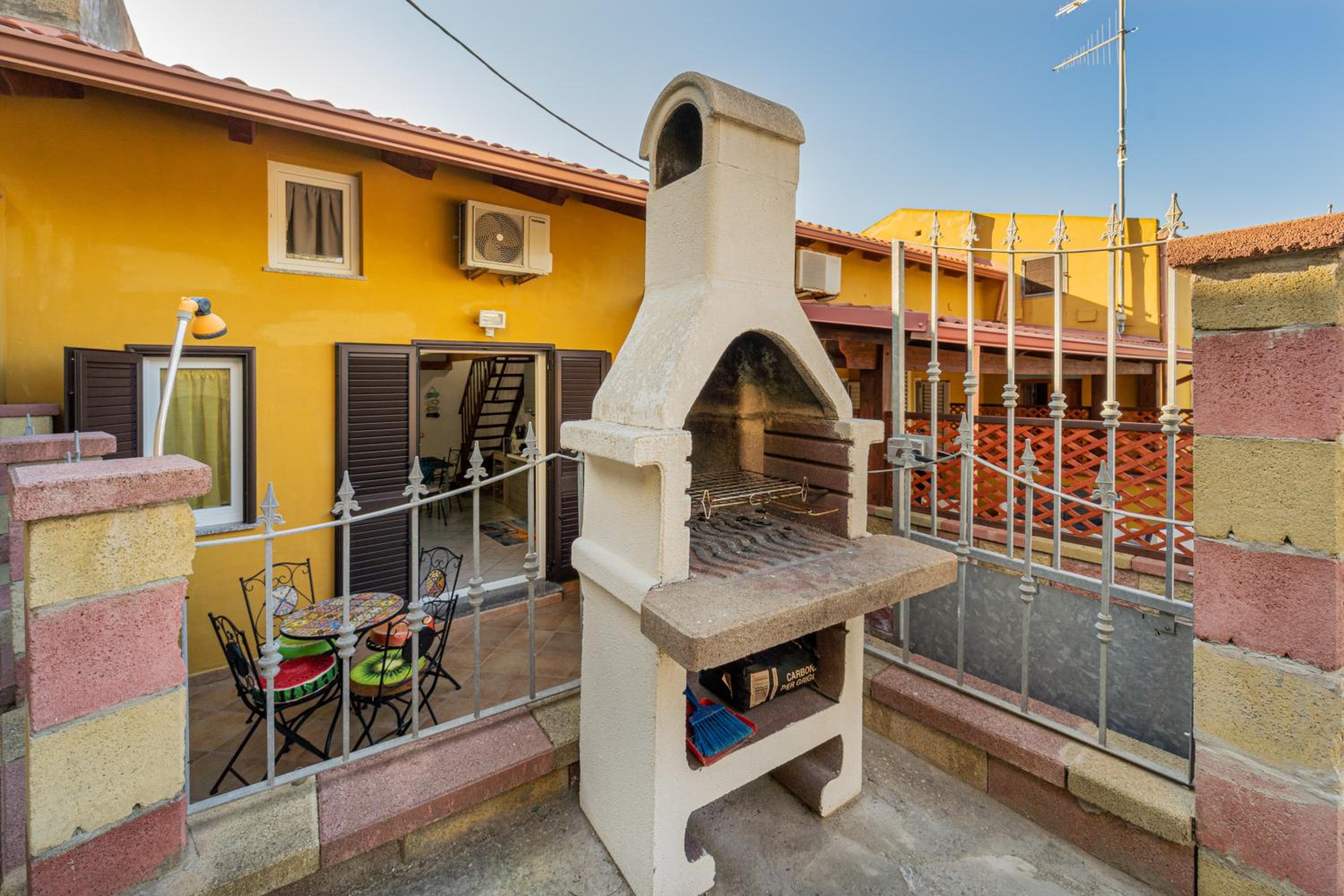 One-Bedroom House - Photo 13