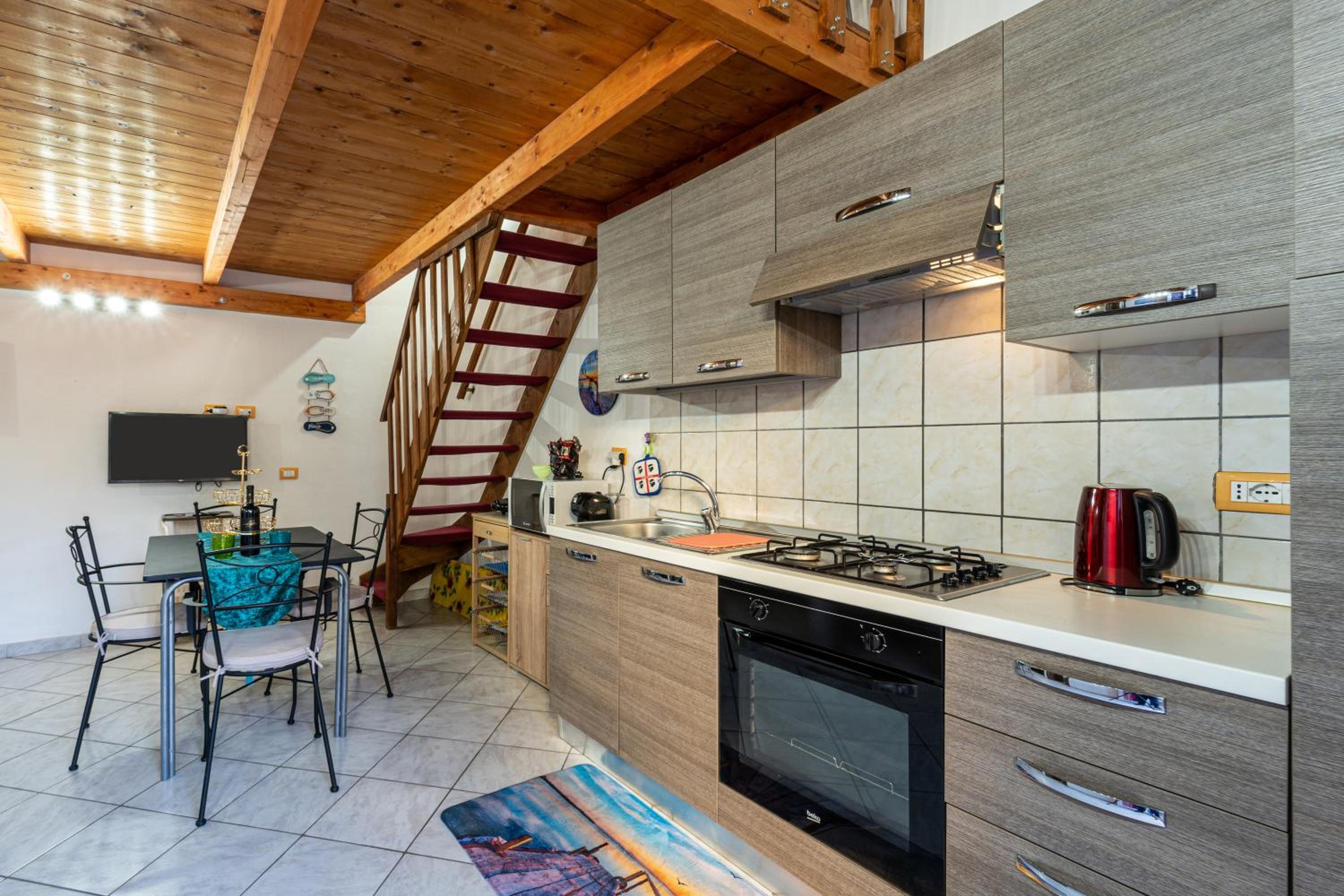 One-Bedroom House - Photo 10