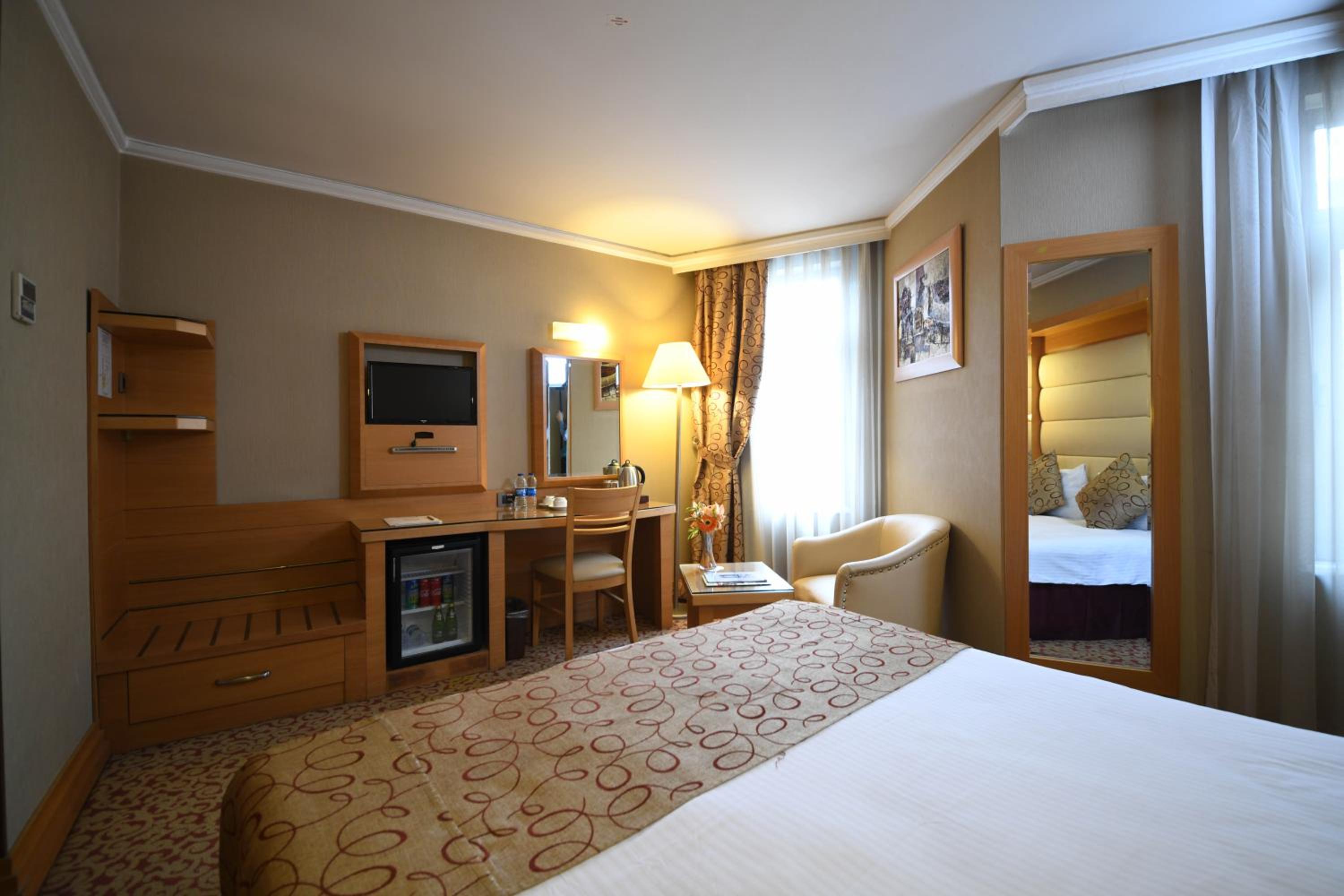 Standard Double or Twin Room photo 3