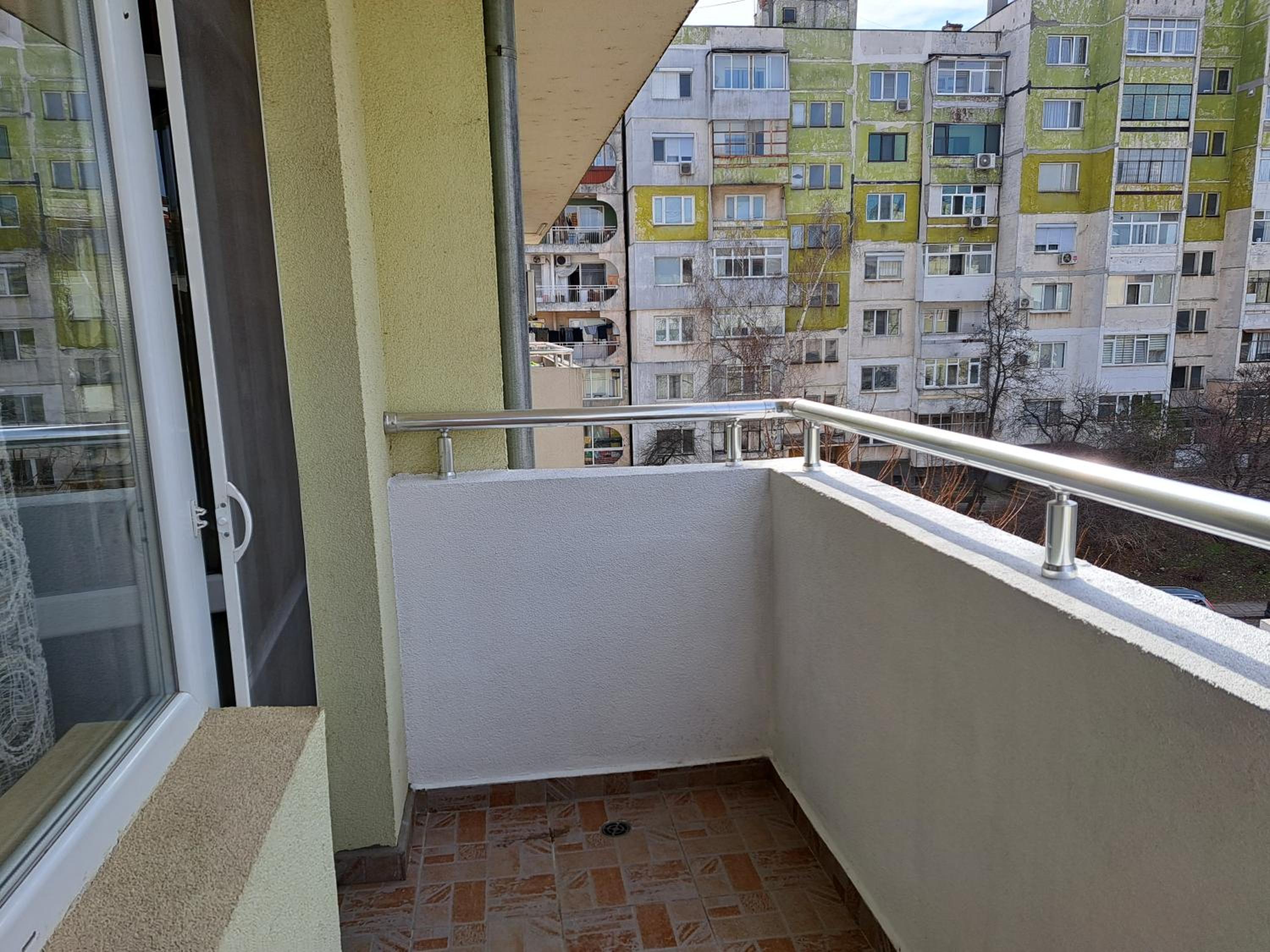 One-Bedroom Apartment - Photo 18