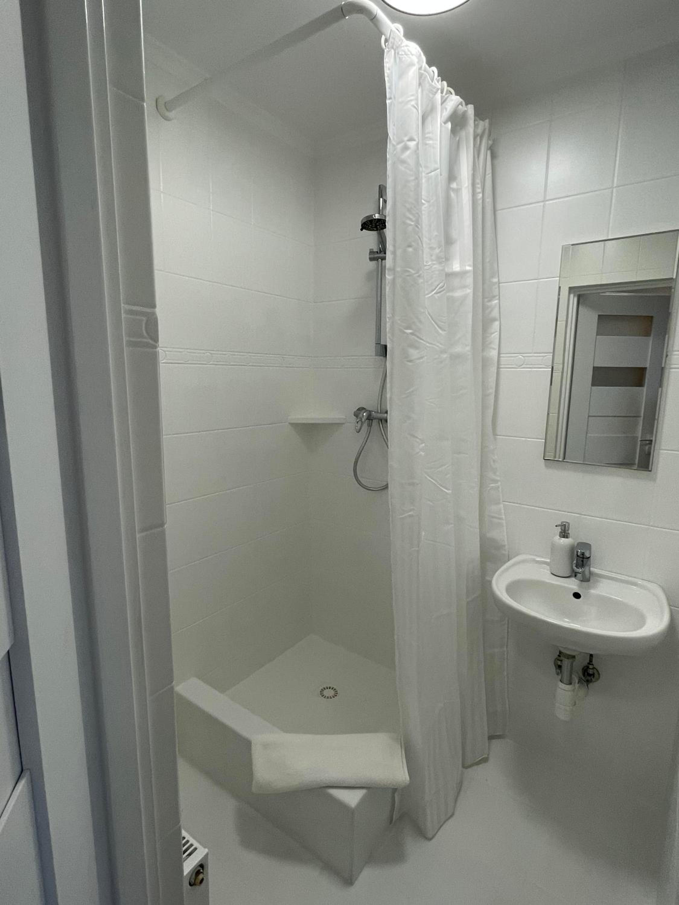 Double Room with Private Bathroom photo 2