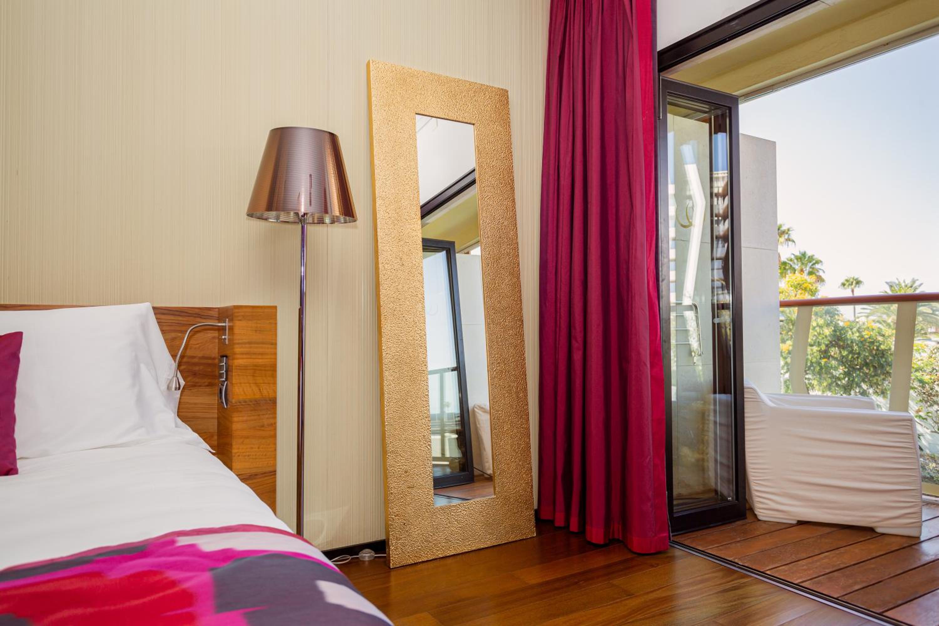 Deluxe Double Room with Garden View - Photo 6