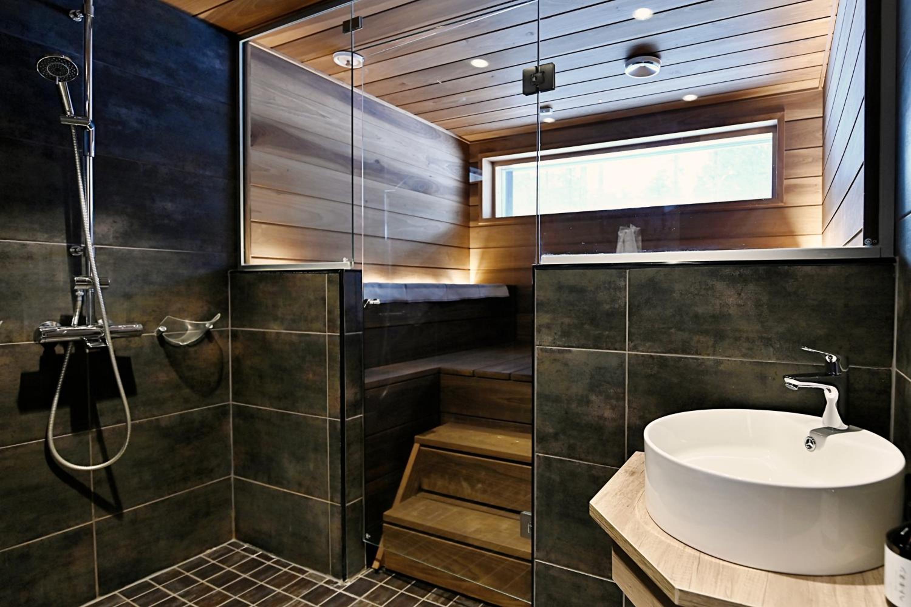 Three-Bedroom House - Photo 6