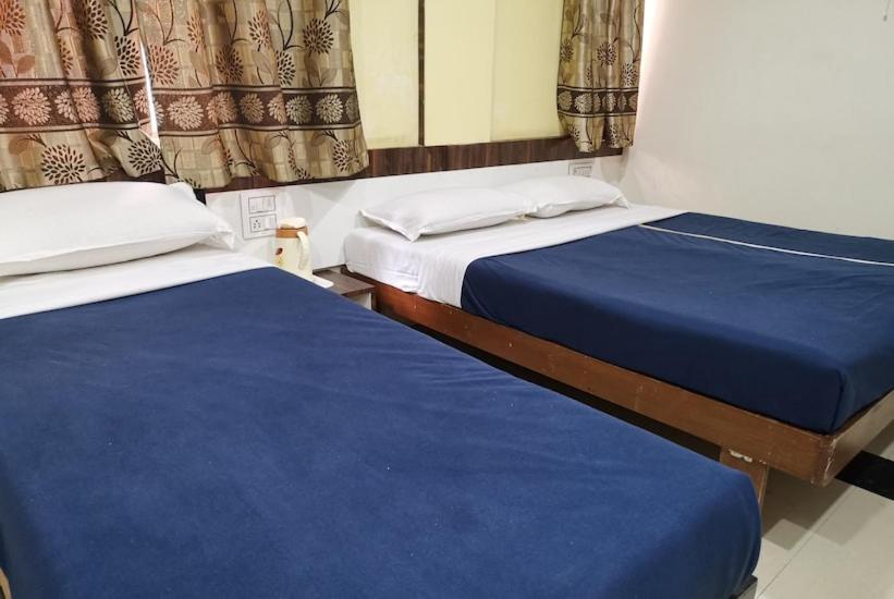 Standard Double Room with Fan photo 2