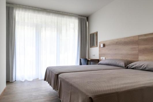 Deluxe Double Room with Balcony - Photo 1
