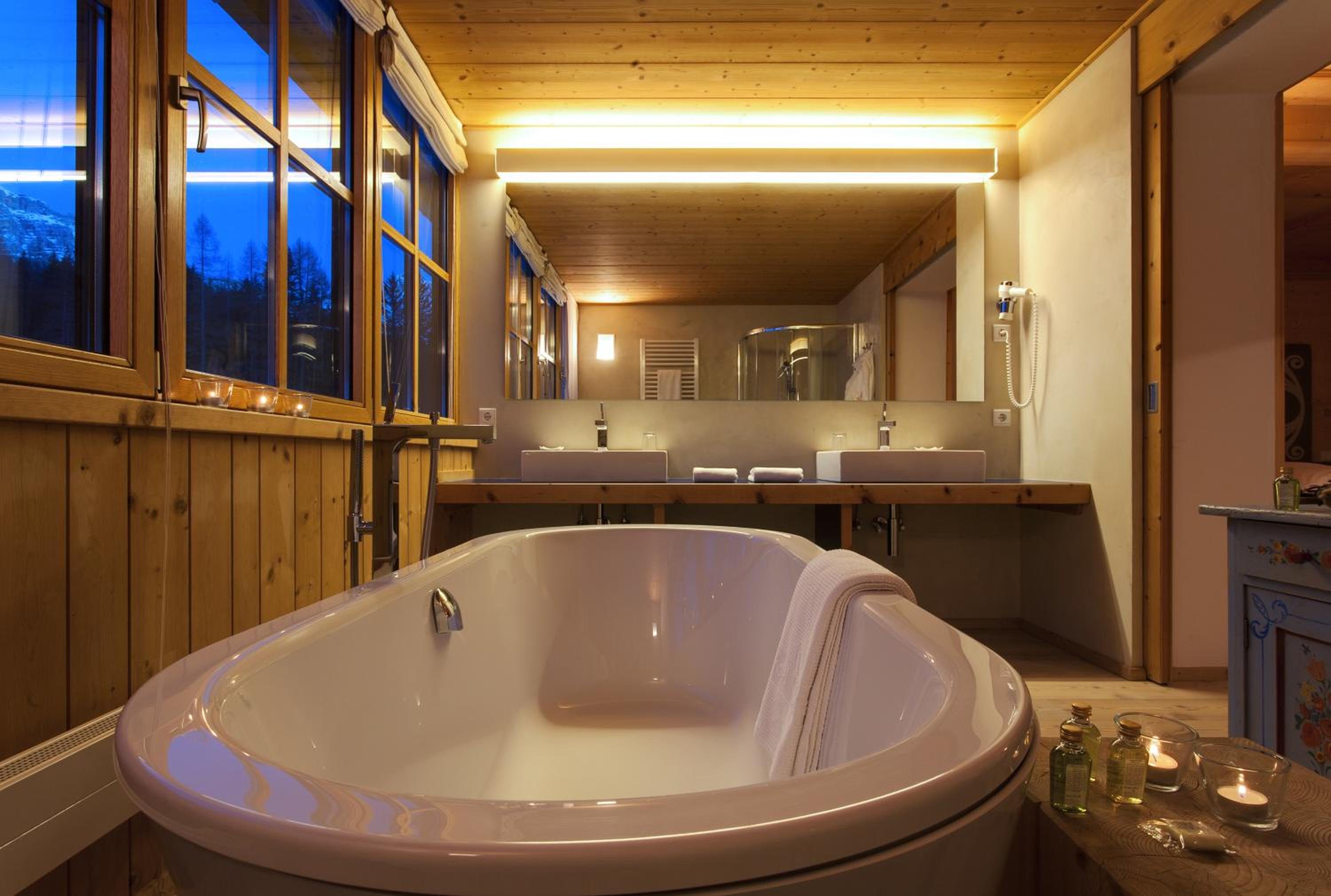 Deluxe Suite - Photo 3
