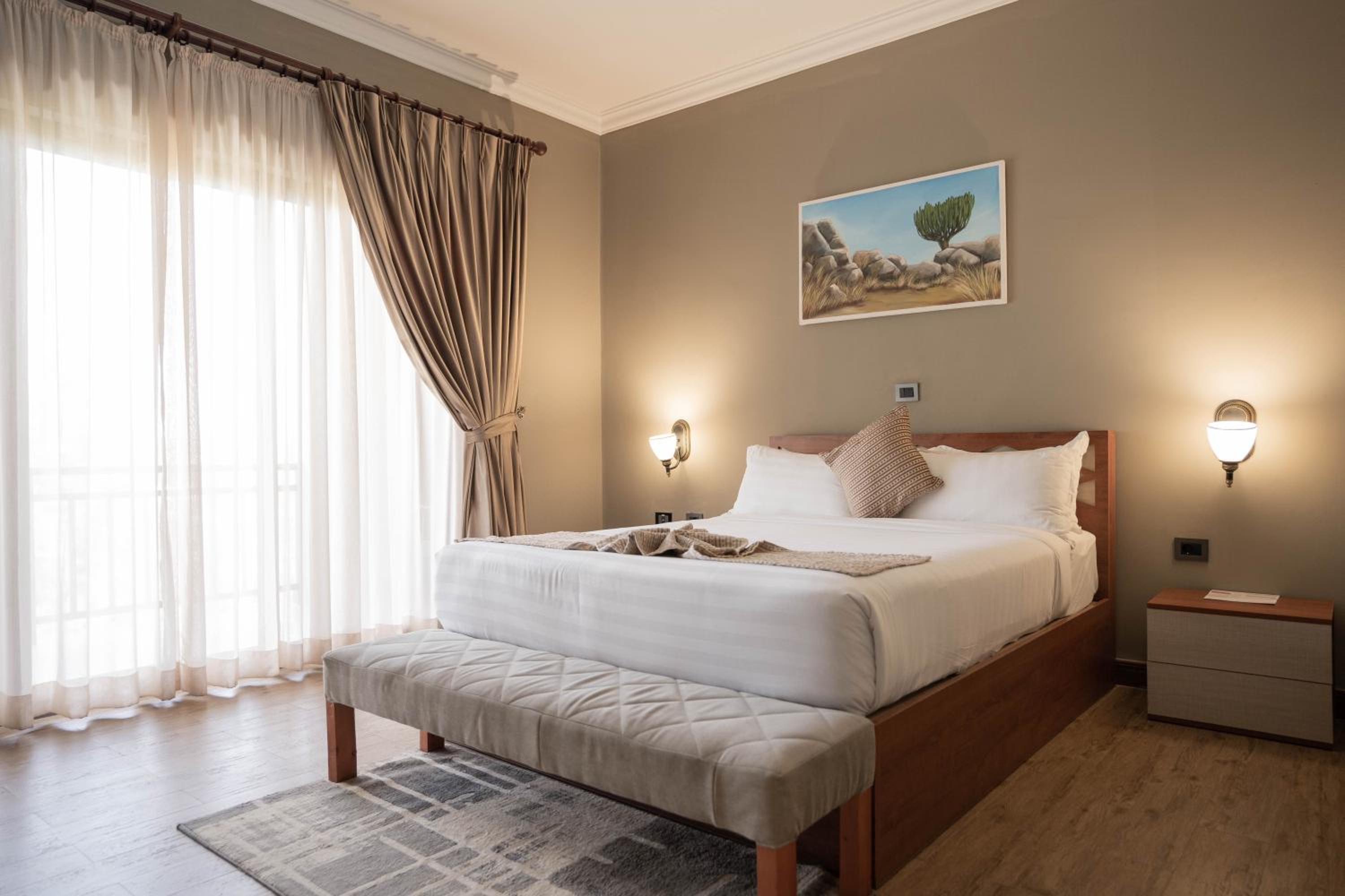 Standard Queen Room - Photo 1