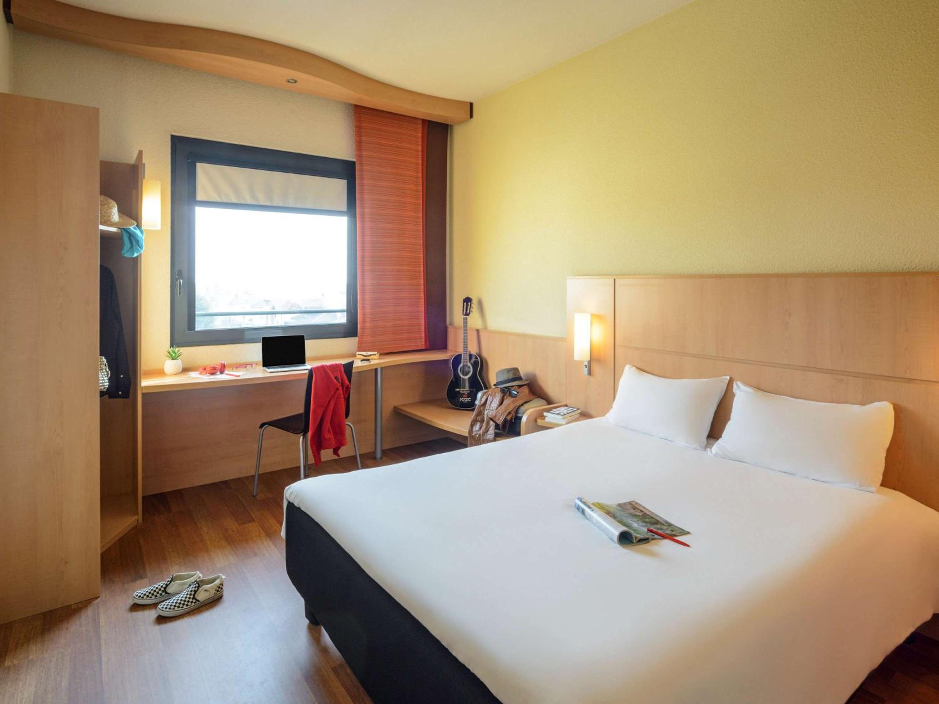 Standard Room with 1 Double Bed - Photo 1