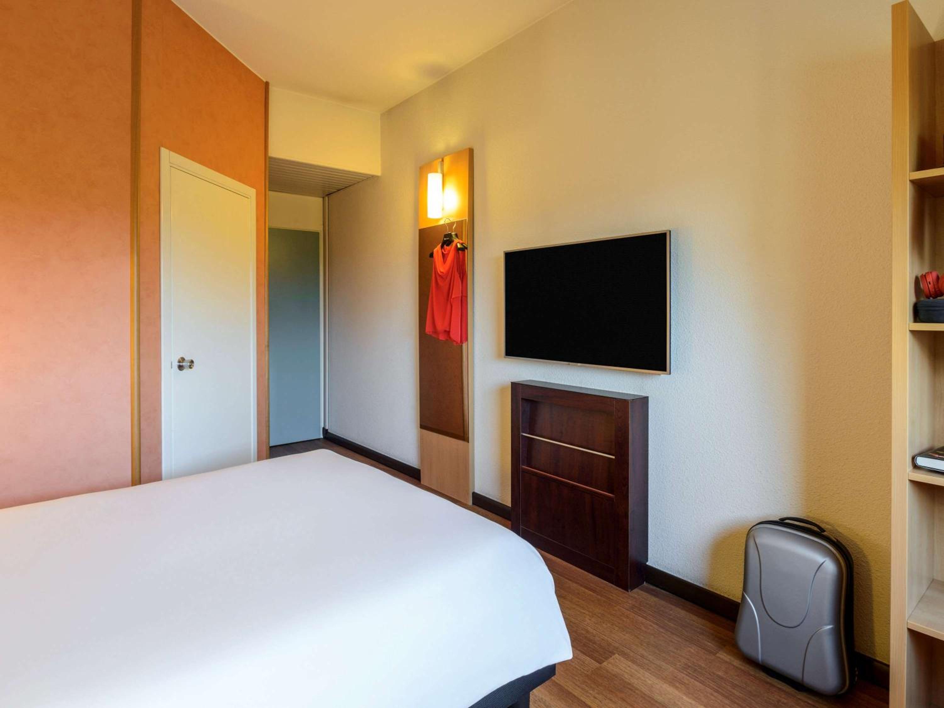 Premium Double Room - Photo 8